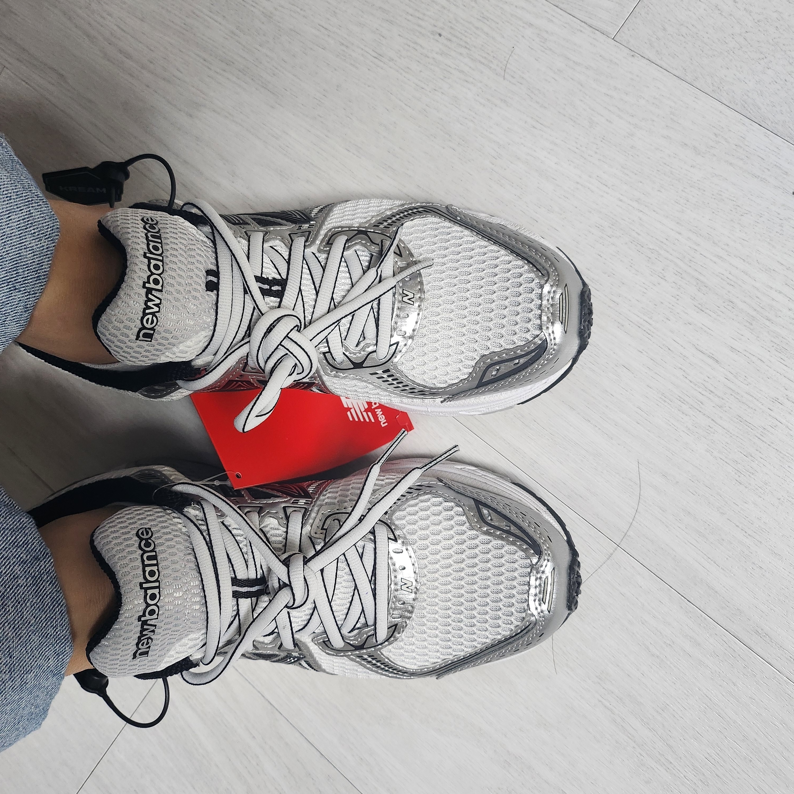 New Balance 860v2 White Black 착용 스타일
