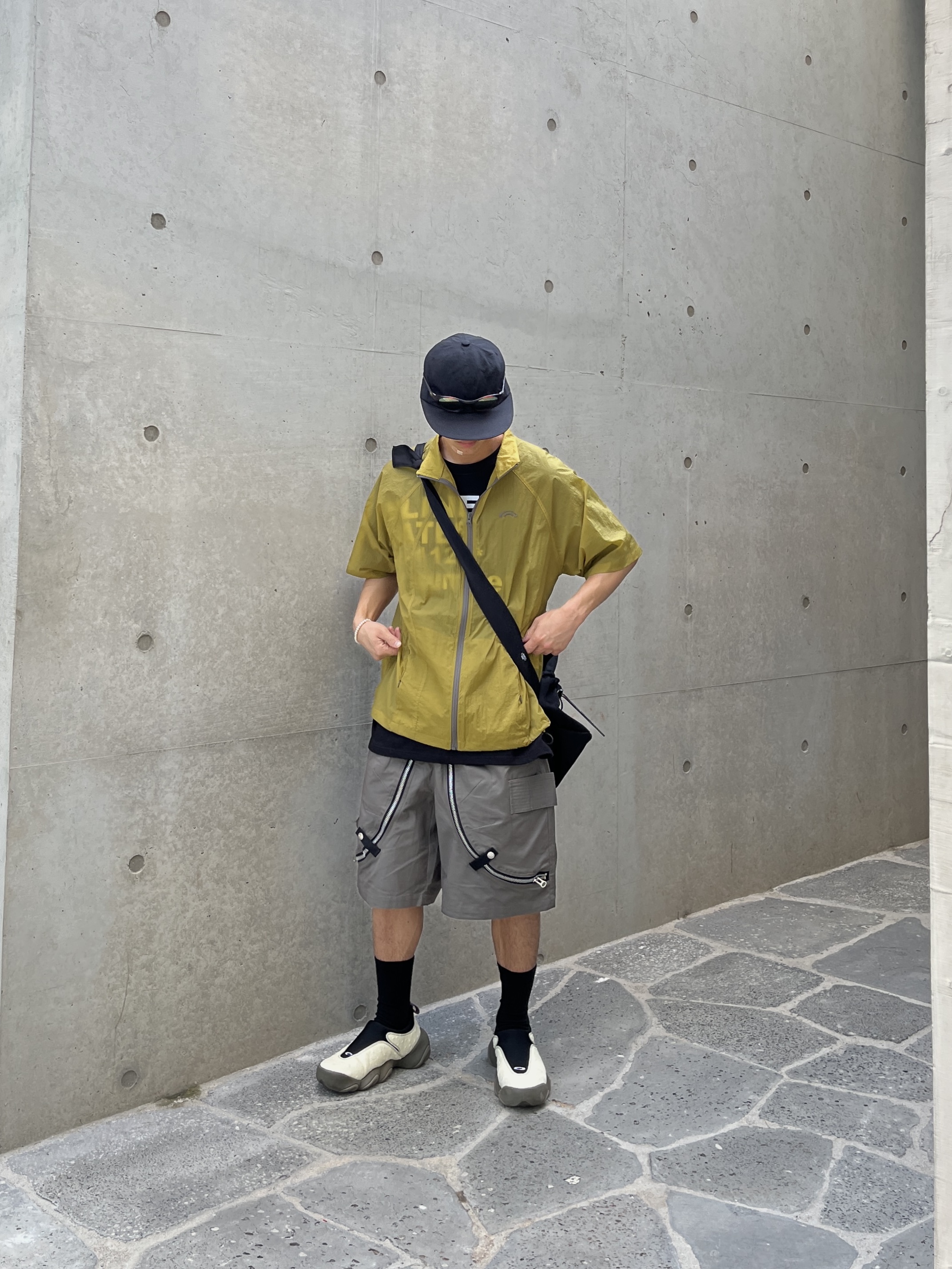 Art of Field Packable Short Sleeved Half Jacket Lime, Oakley Factory Team x Brain Dead Ostrich Flesh Ivory 착용 스타일 - 1
