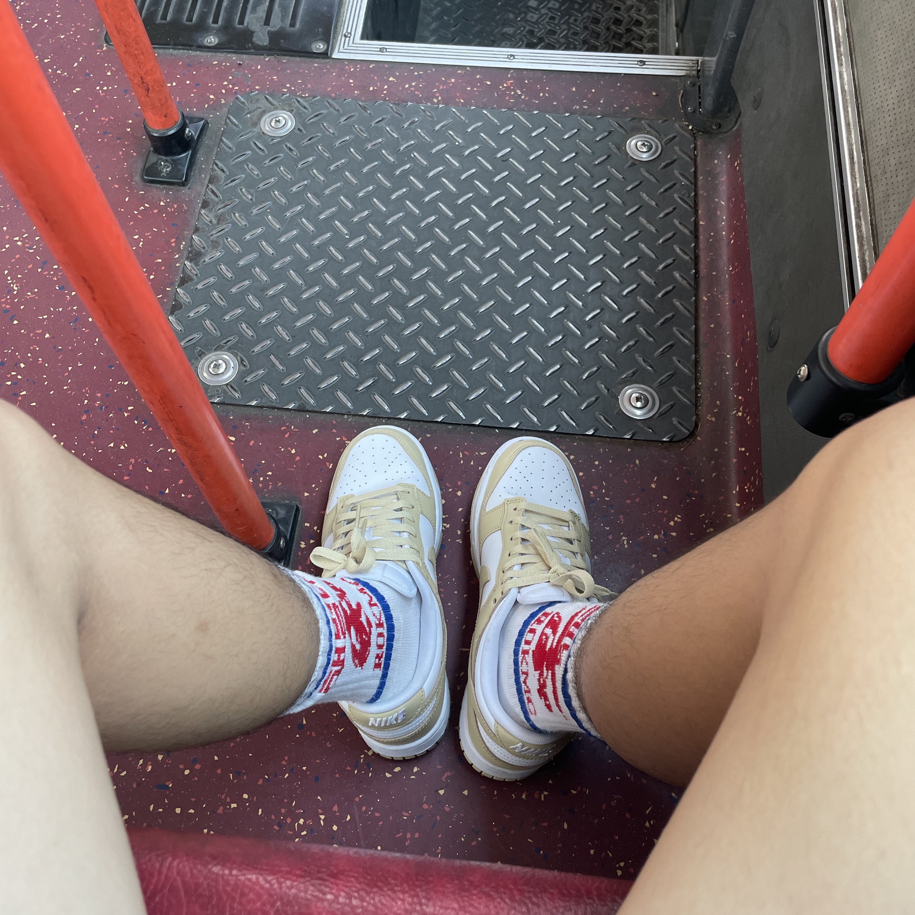 Nike Dunk Low Team Gold and White 착용 스타일