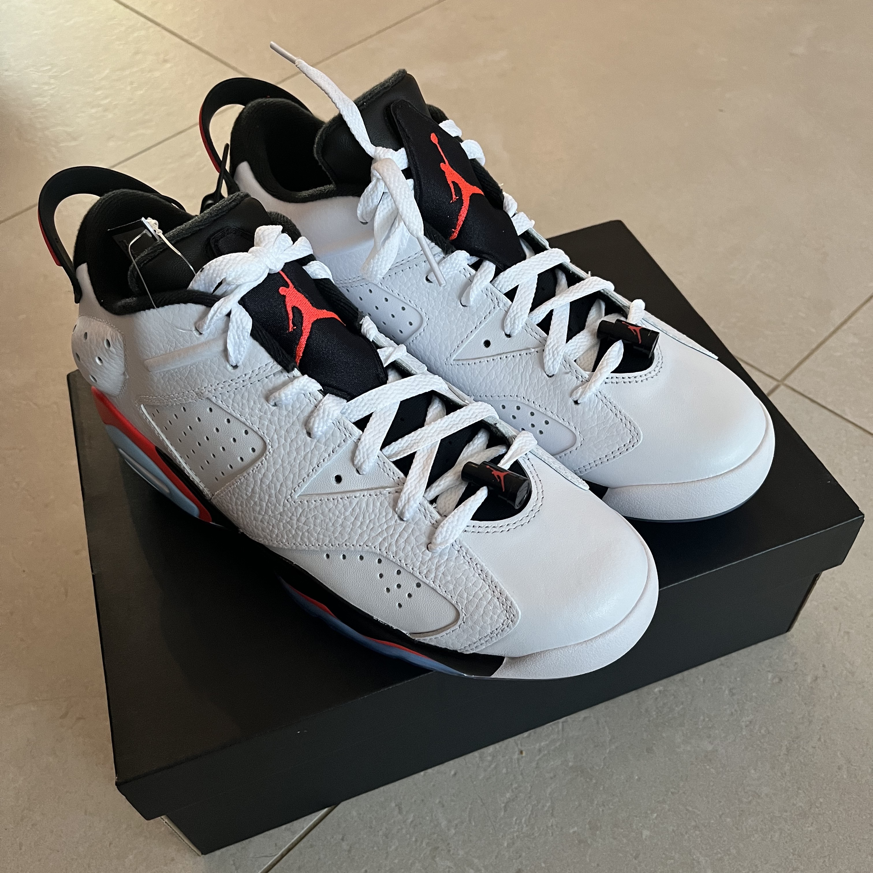 Jordan 6 Retro Low Golf White Infrared 23 착용 스타일