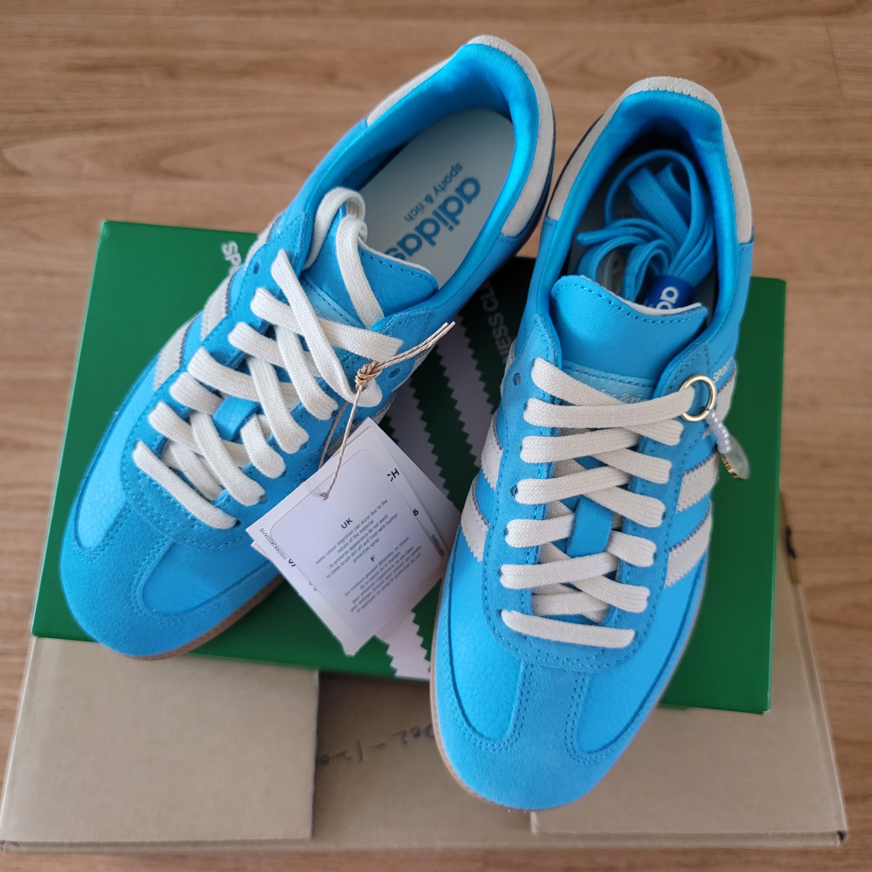 Adidas x Sporty & Rich Samba Blue Rush Cream White 착용 스타일 - 2
