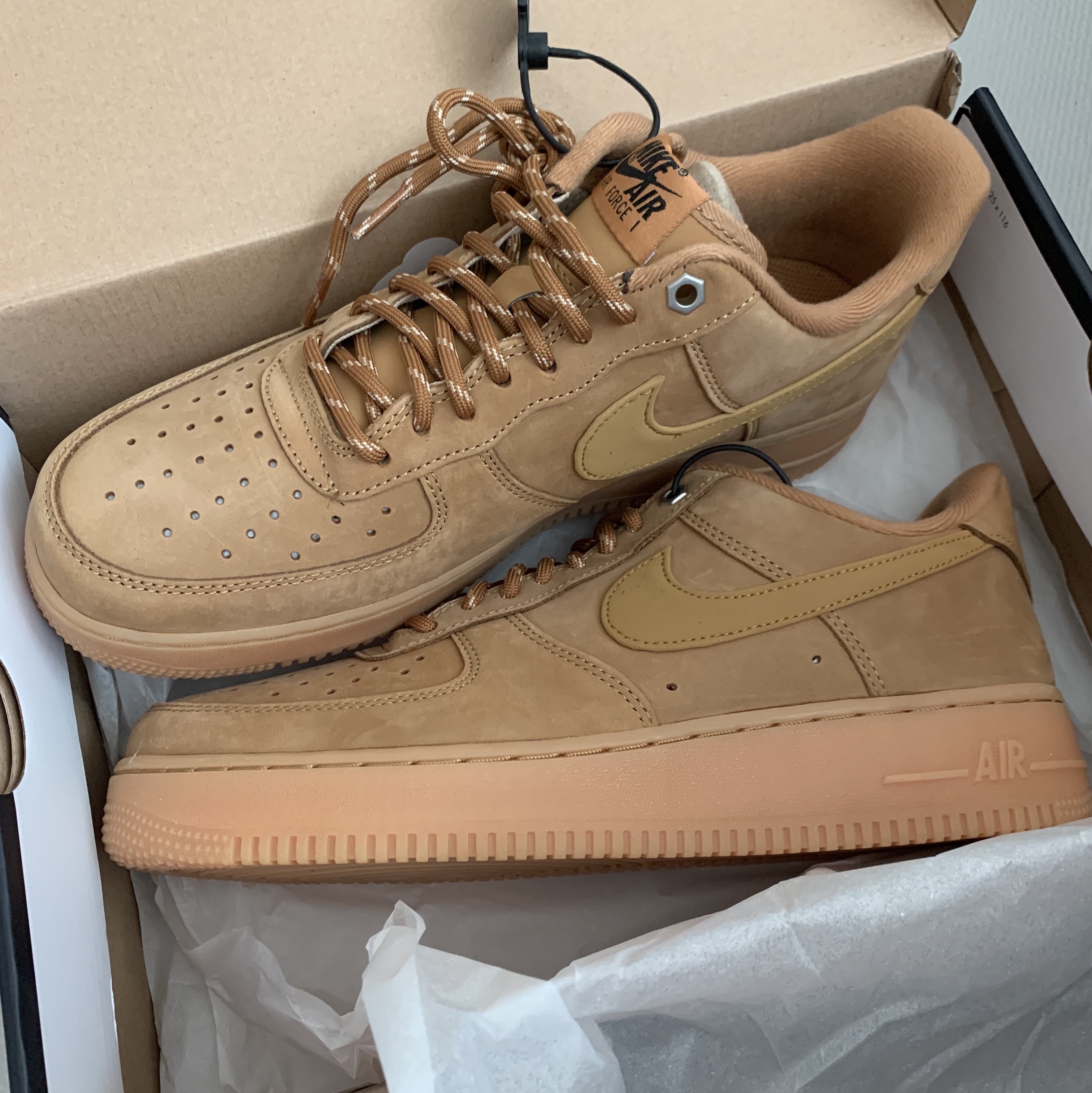Nike Air Force 1 '07 WB Flax 착용 스타일 - 2