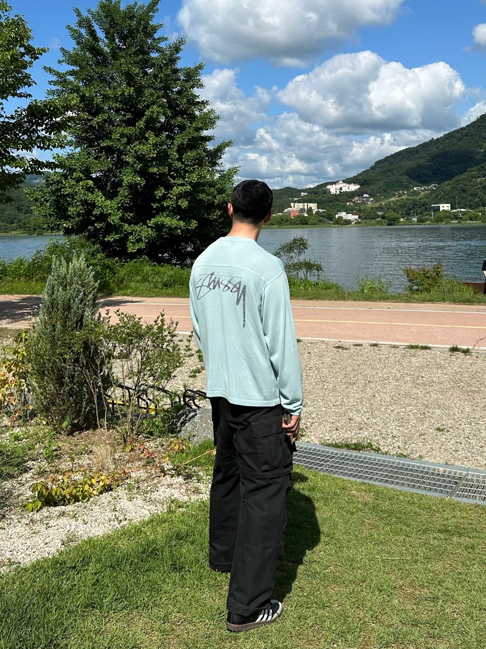 Stussy Football Sweater Light Blue, Adidas Samba Vegan Black White 착용 스타일 - 2