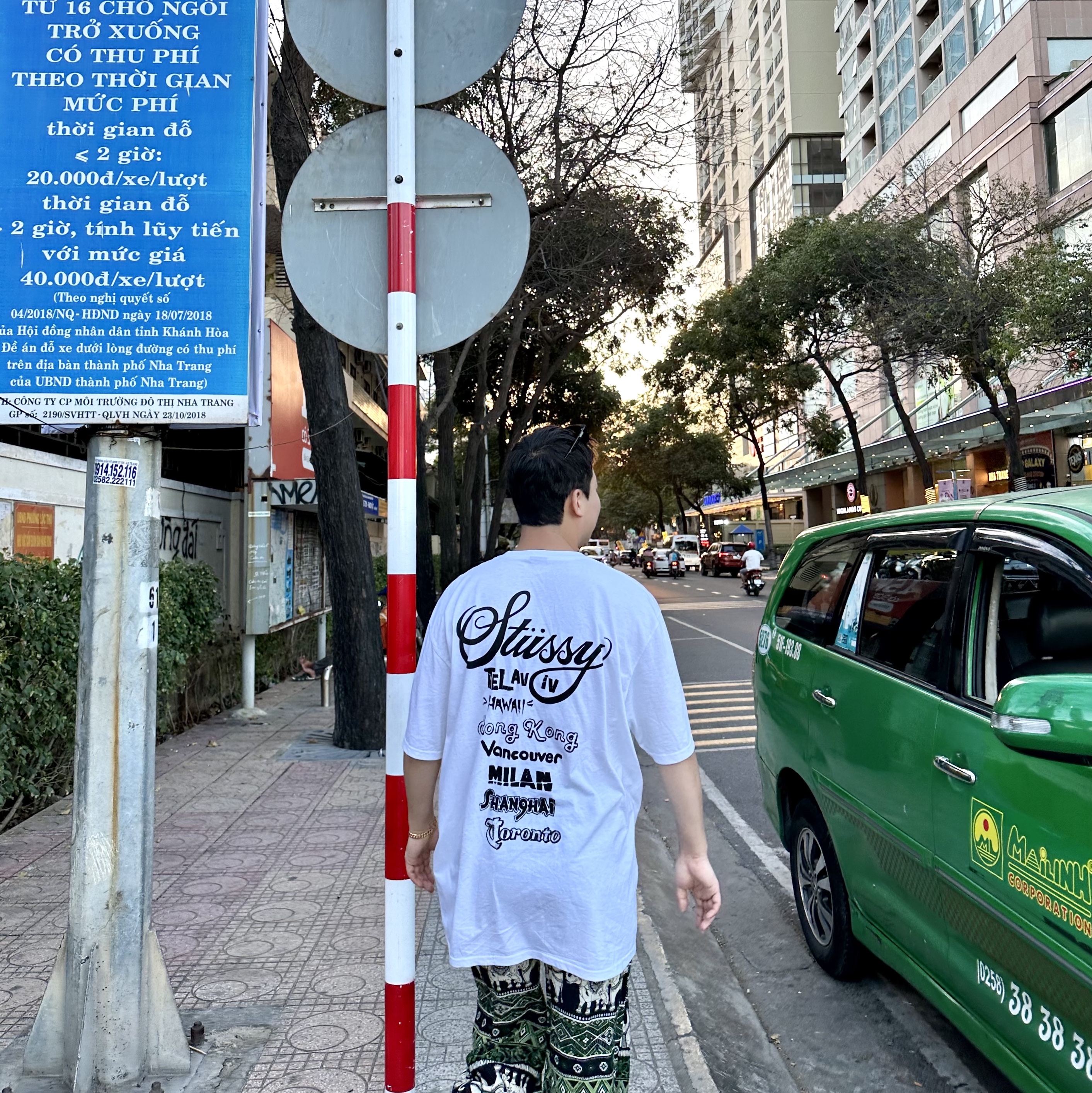 Stussy Tour T-Shirt White 착용 스타일