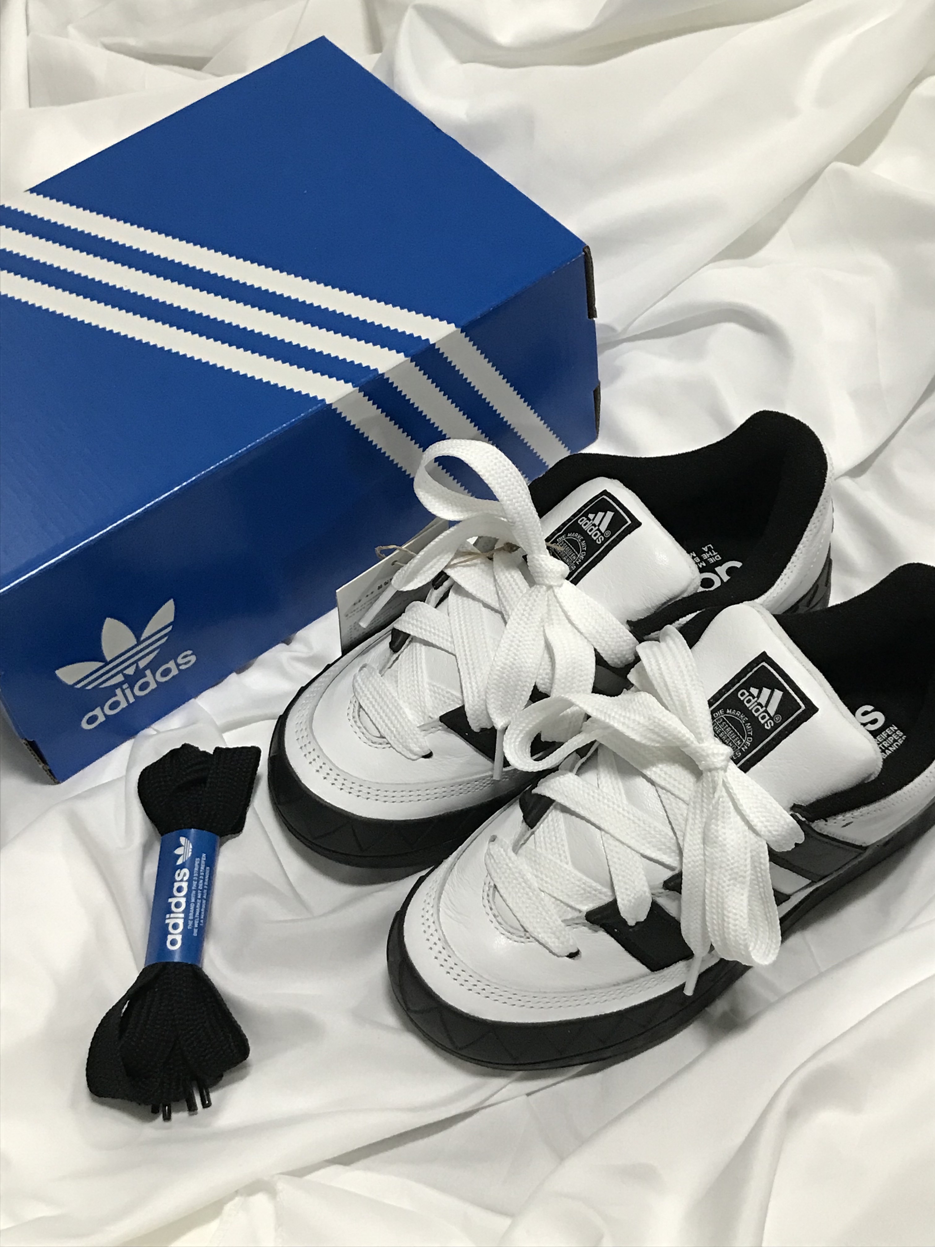 Adidas x Atmos Adimatic White Black 착용 스타일 - 1