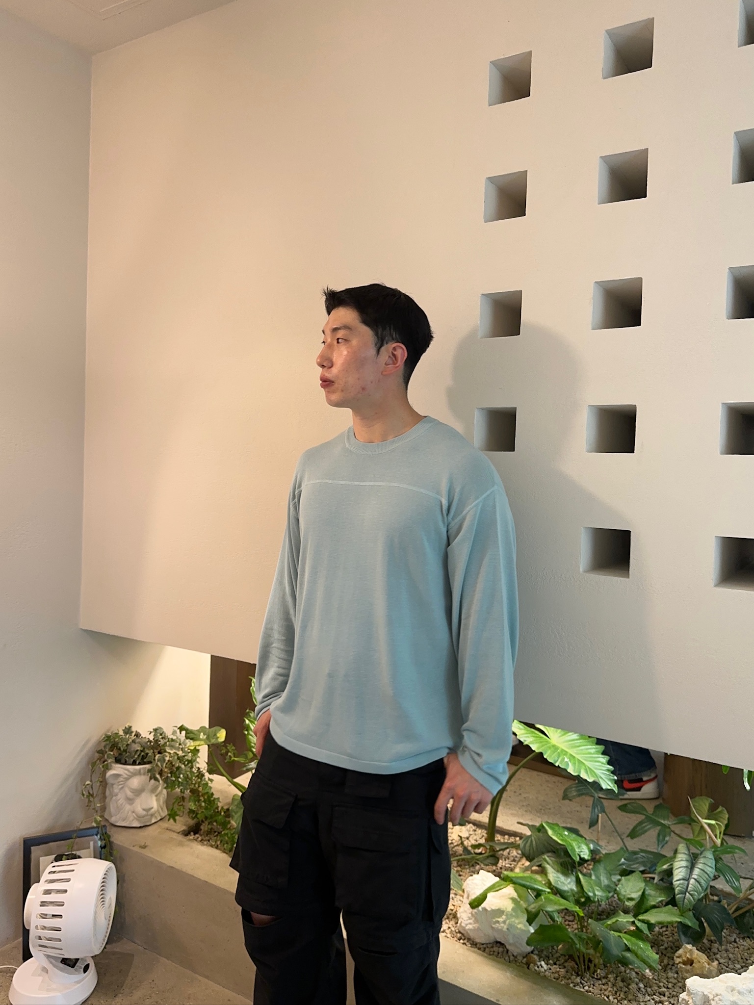 Stussy Football Sweater Light Blue, Adidas Samba Vegan Black White 착용 스타일 - 3