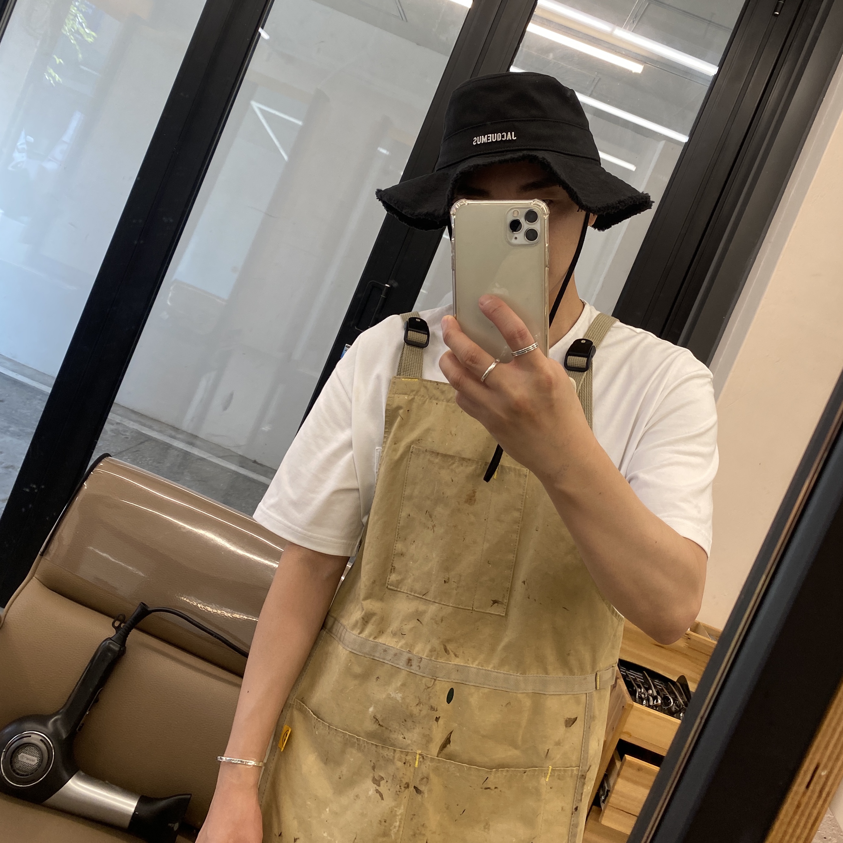 Jacquemus Le Bob Artichaut Bucket Hat Black 착용 스타일