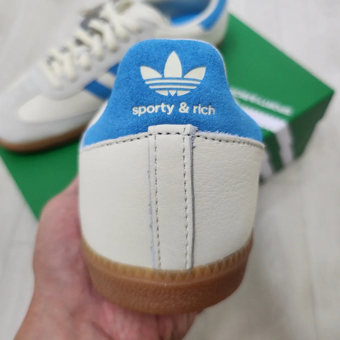 Adidas x Sporty & Rich Samba Cream Blue 착용 스타일 - 5