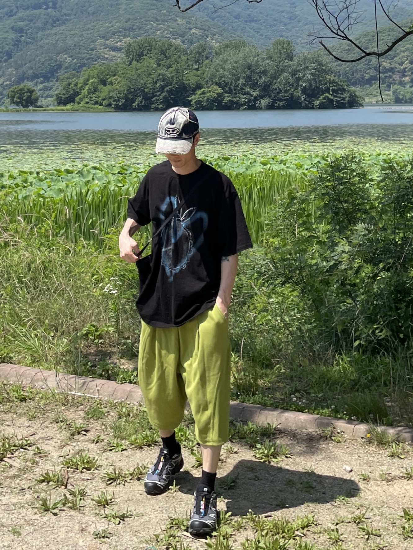 Diesel C-Seymon Treated Denim Baseball Cap Blue White, Salomon XT-6 Gore-Tex Black Ebony 착용 스타일