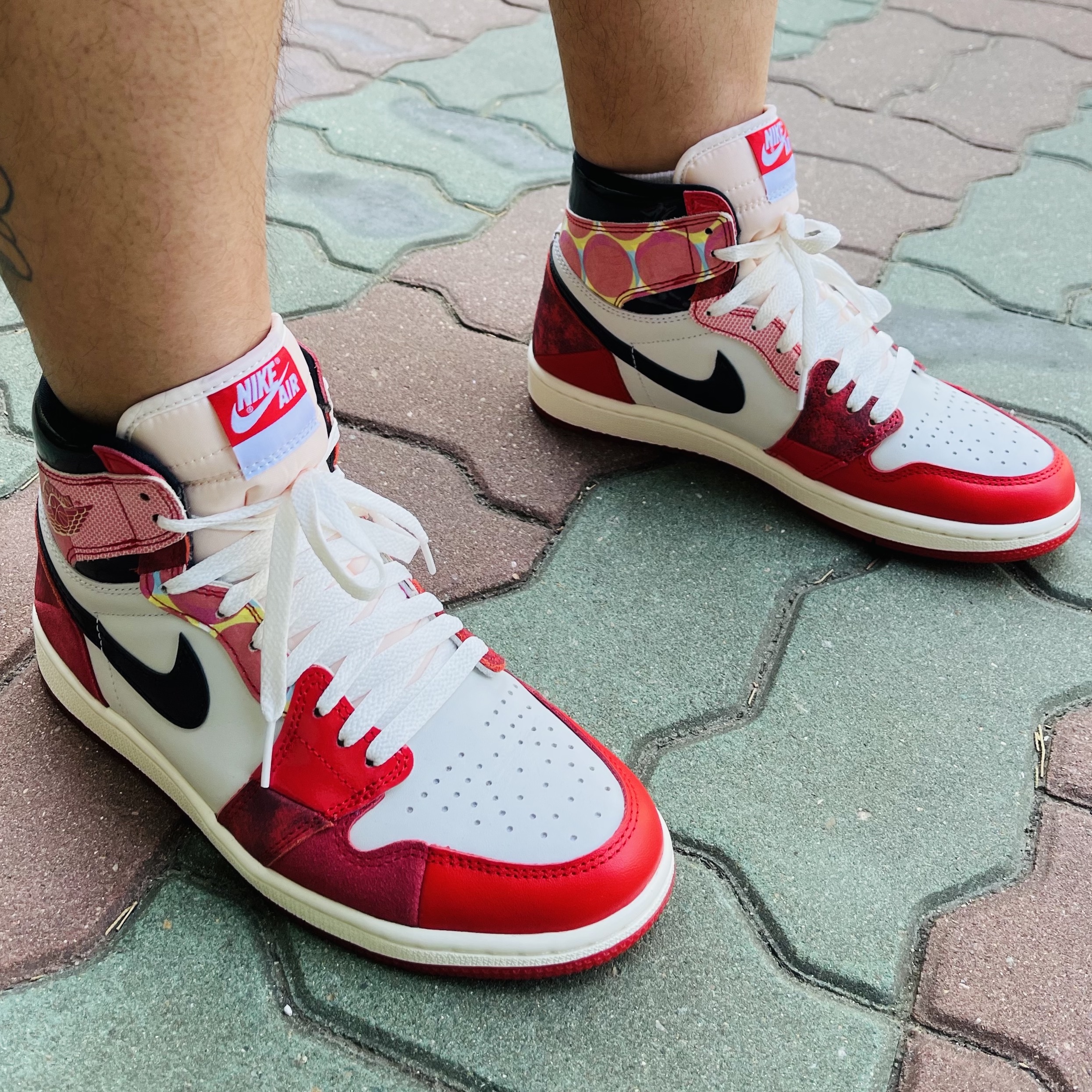 Jordan 1 Retro High Spider-Man Next Chapter 착용 스타일 - 2