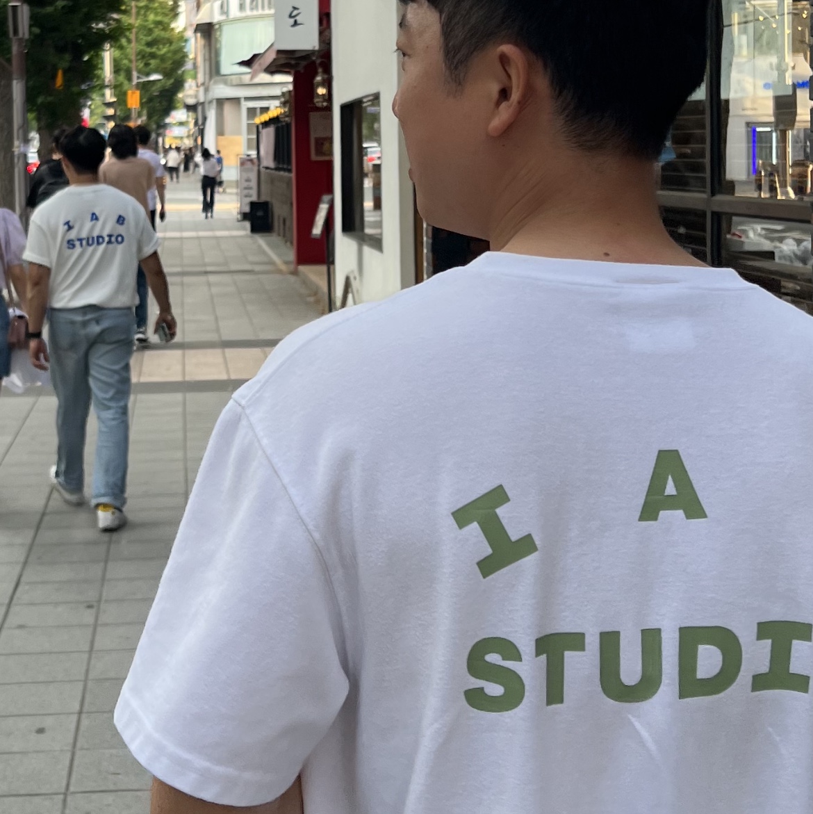 IAB Studio T-Shirt White Light Green 착용 스타일