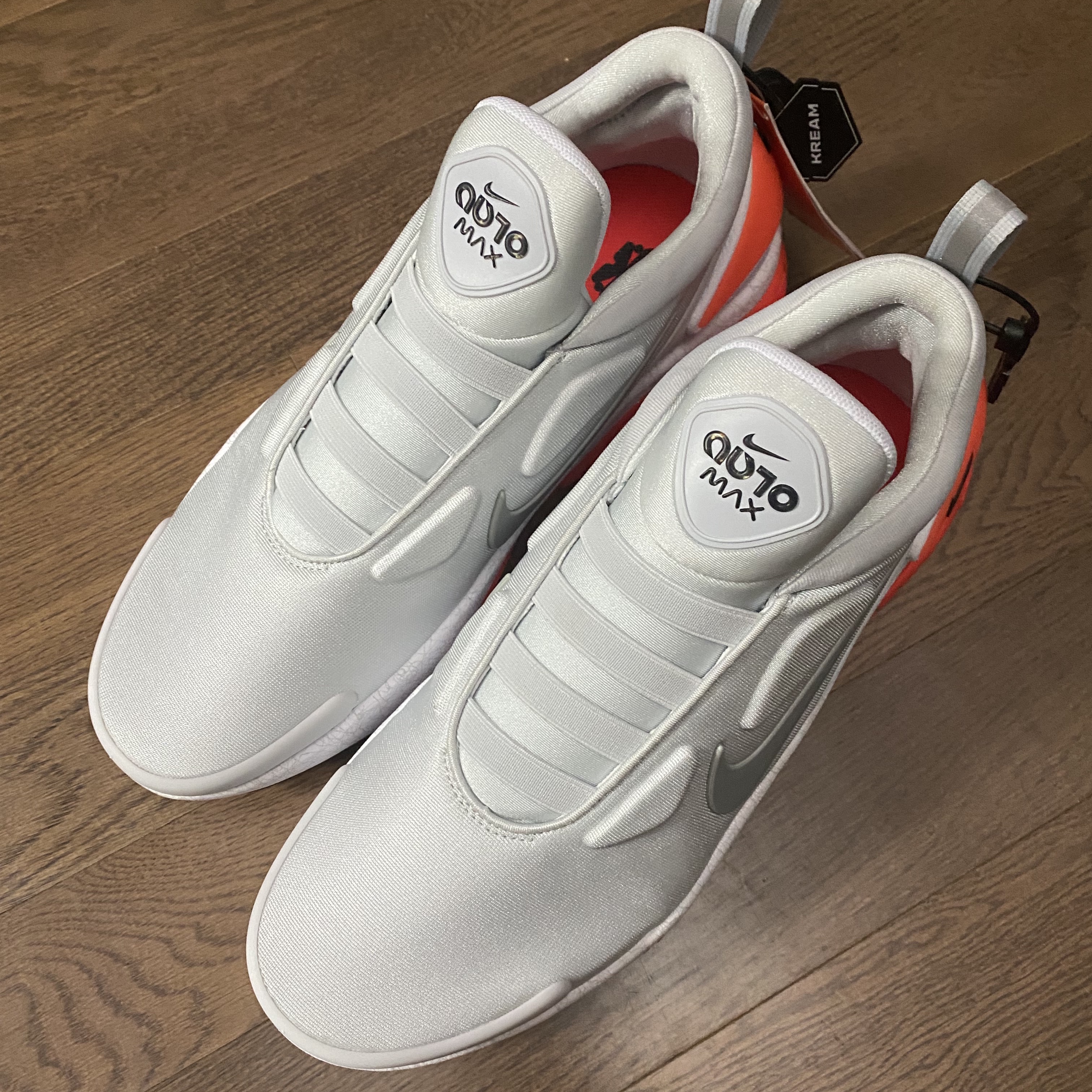 Nike Adapt Auto Max Pure Platinum (KR Charger) 착용 스타일 - 4