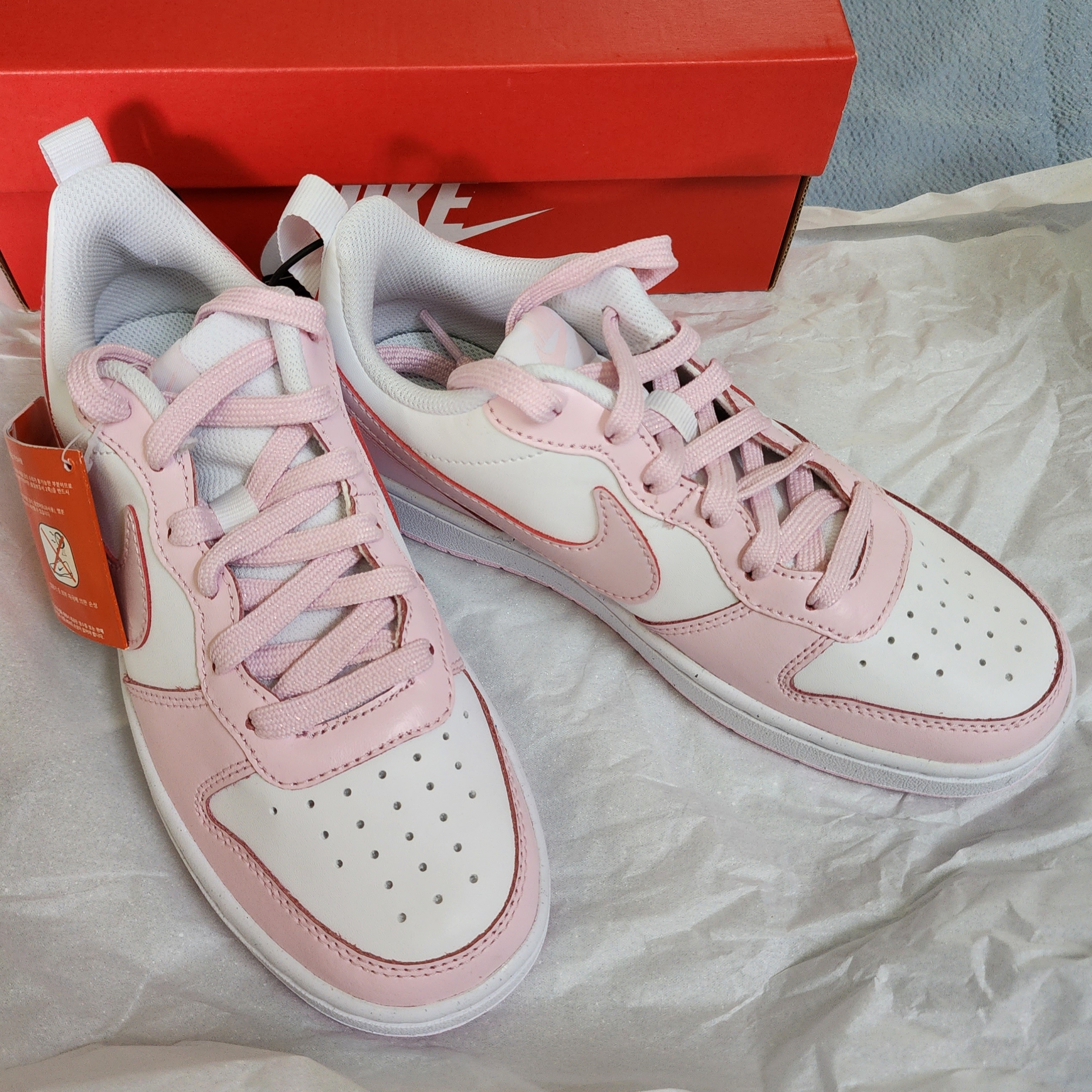 (GS) Nike Court Borough 2 SE White Pink Foam 착용 스타일