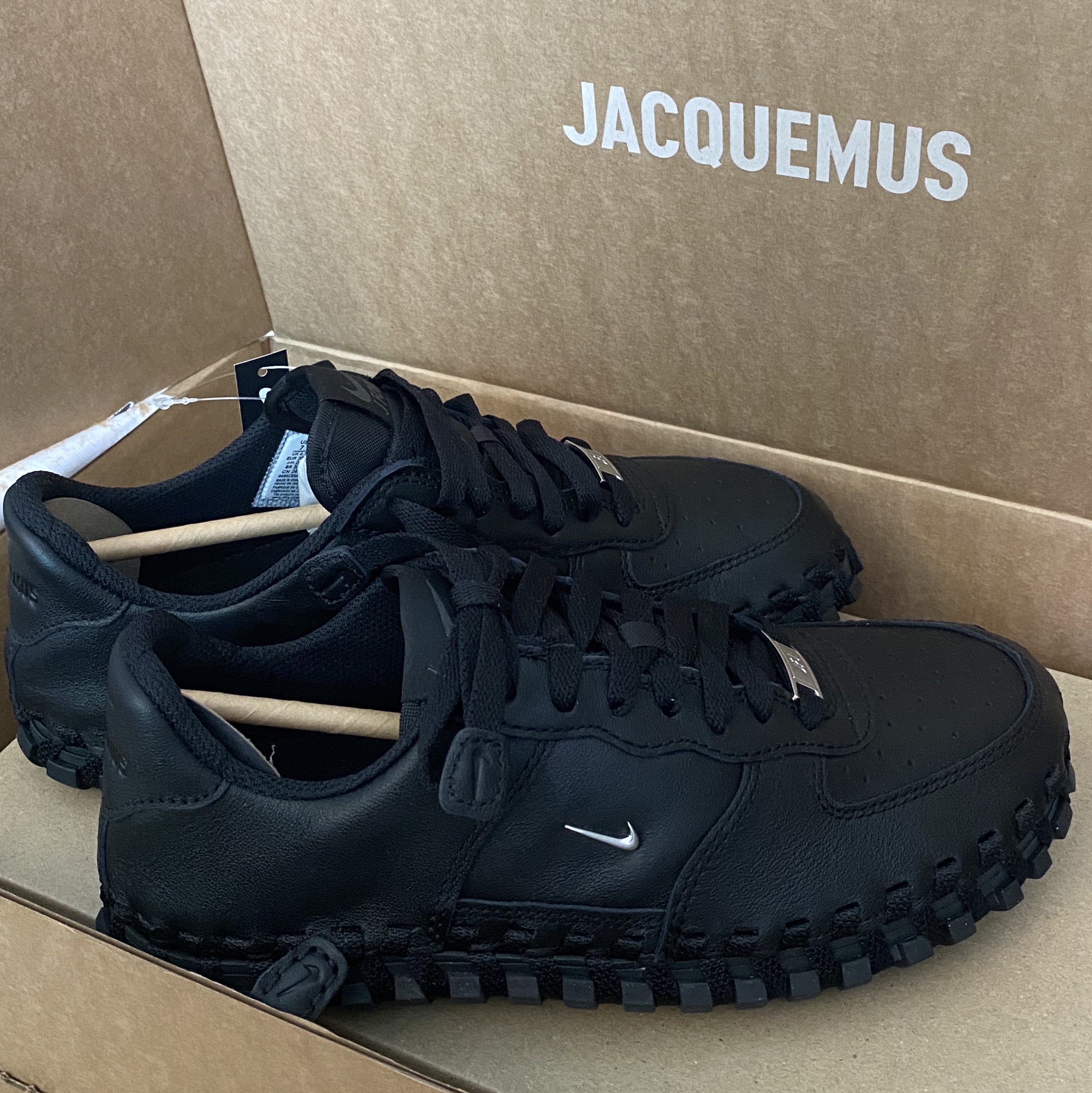 Nike x Jacquemus J Force 1 Low LX SP Black 착용 스타일 - 3