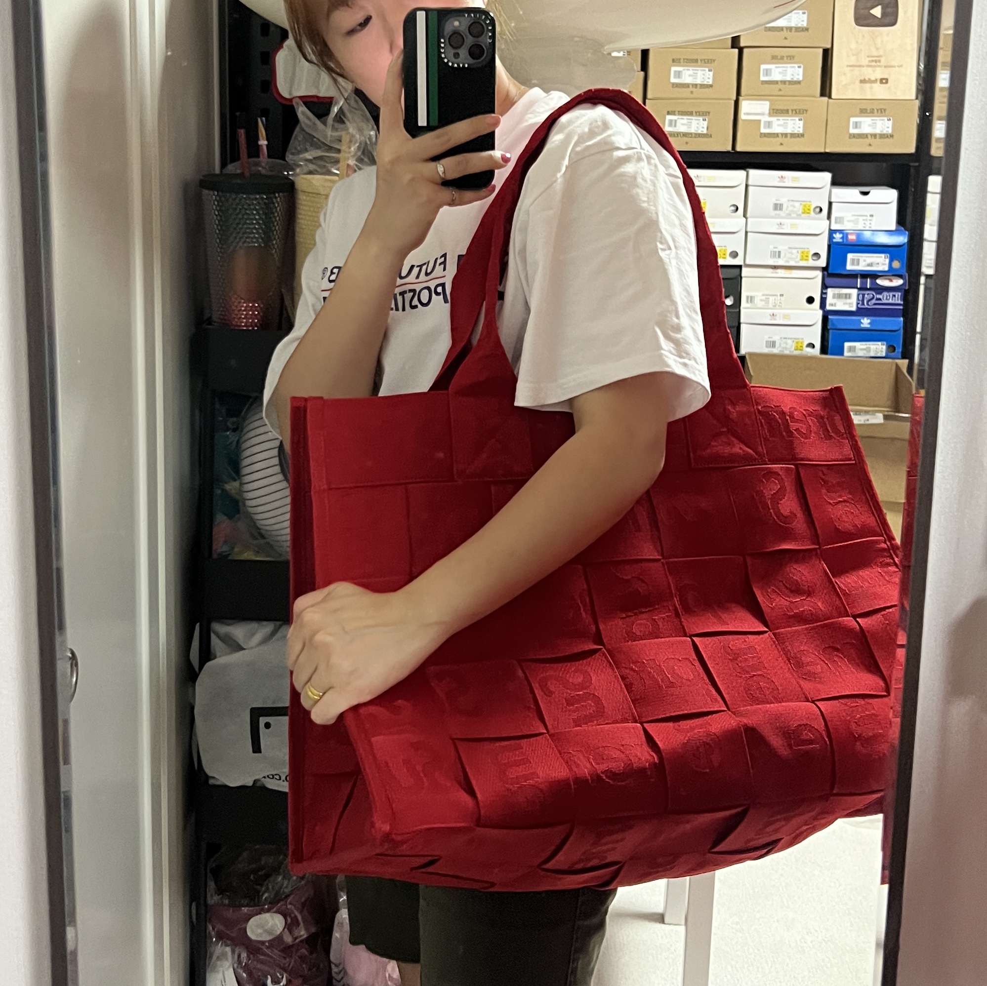 Supreme Woven Large Tote Red - 23SS 착용 스타일 - 1