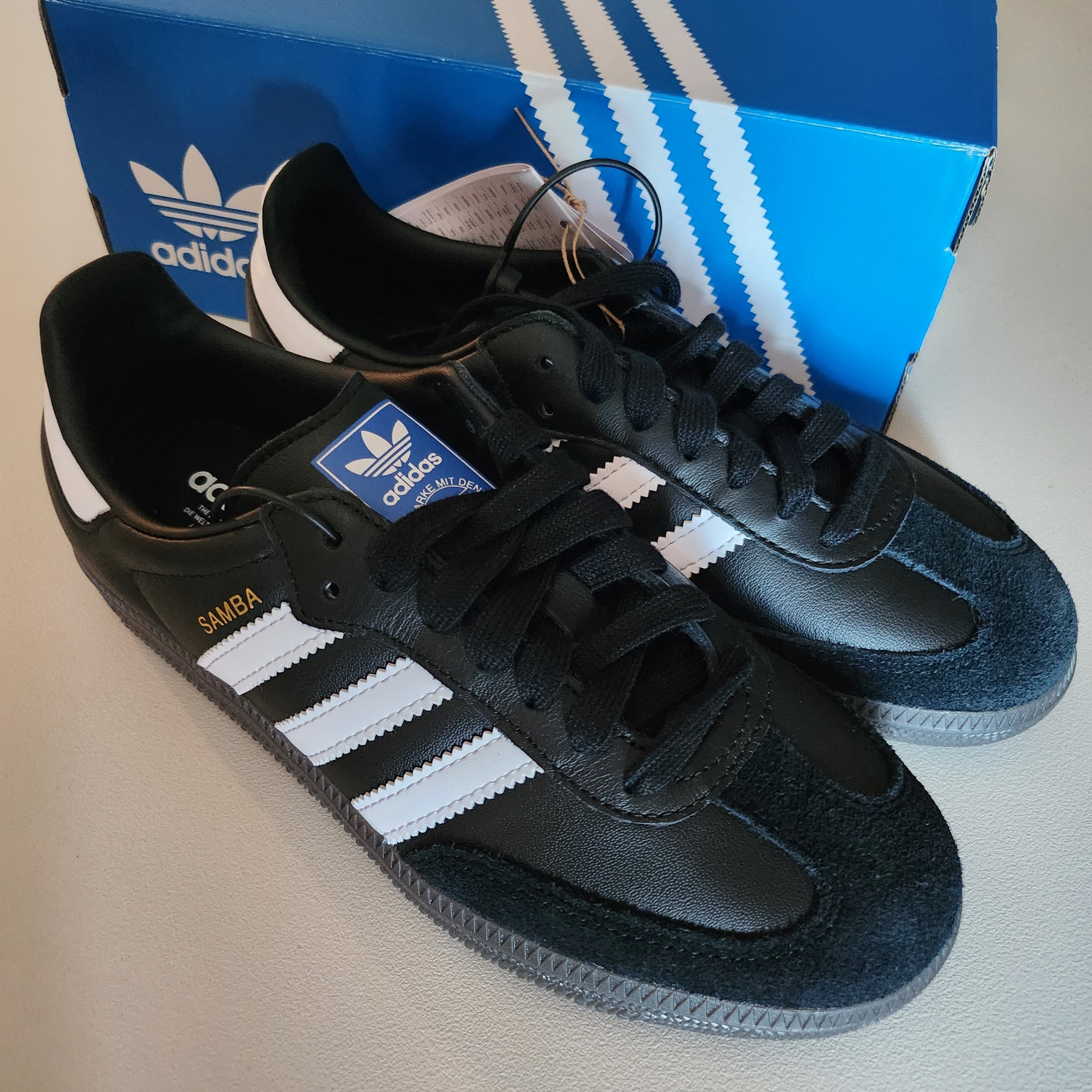 Adidas Samba OG Black White Gum 착용 스타일 - 1