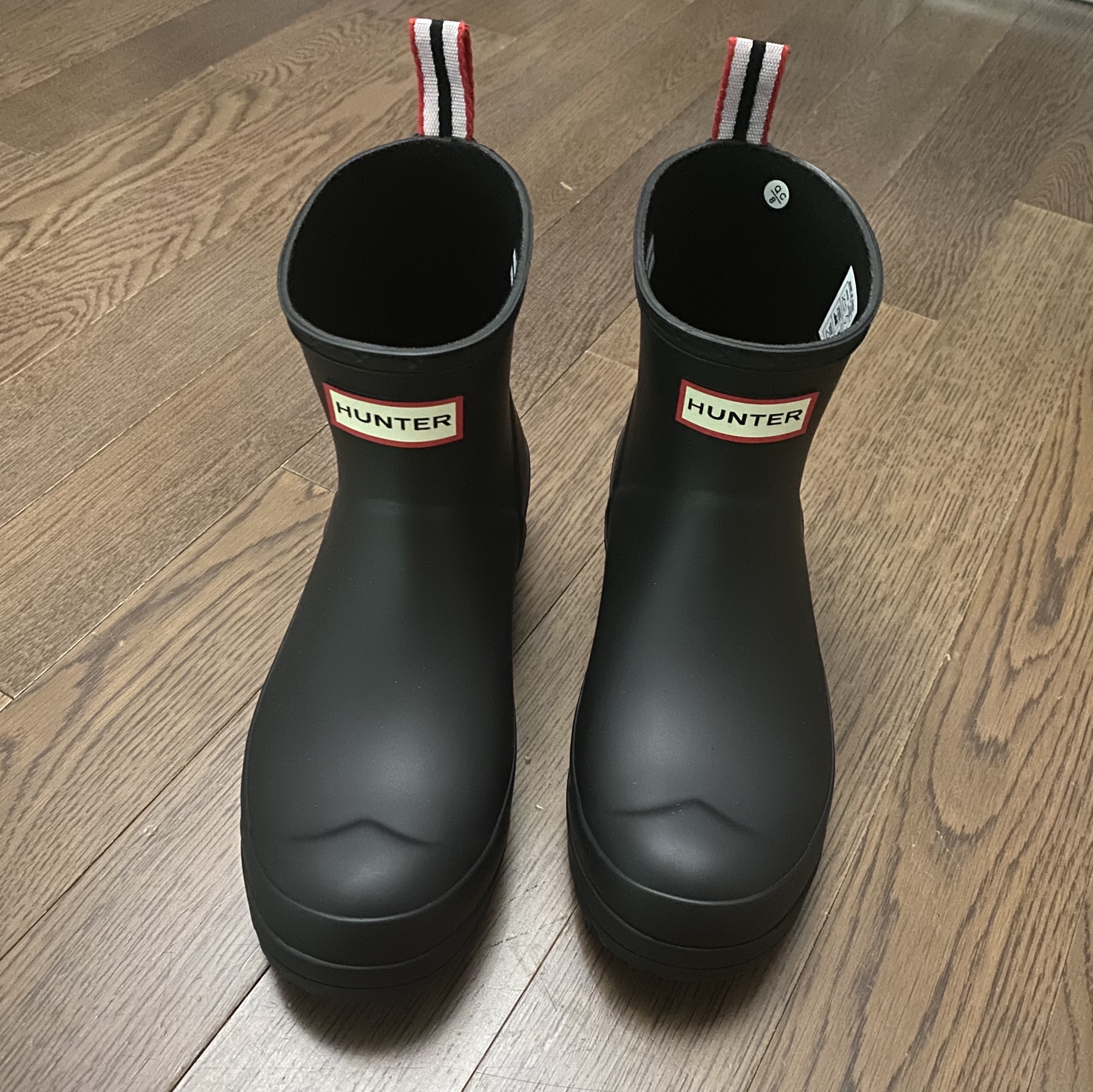 (W) Hunter Play Short Rain Boots Black 착용 스타일 - 1