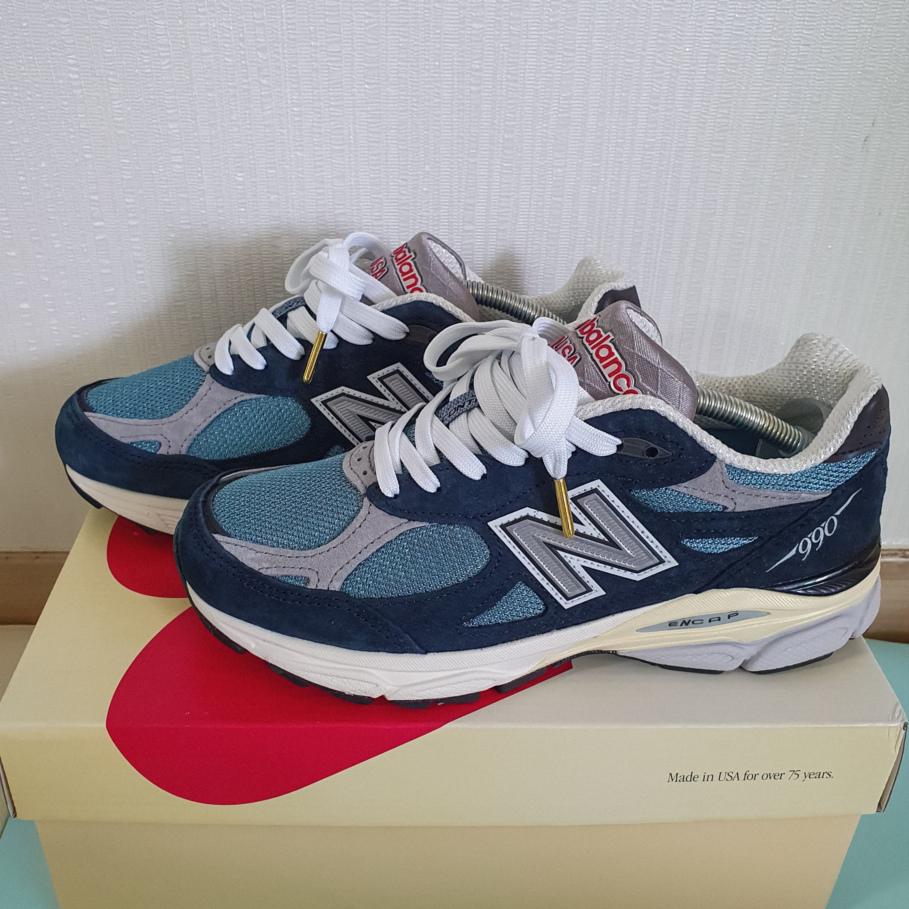 New Balance 990v3 Made in USA Navy Spring Tide 착용 스타일