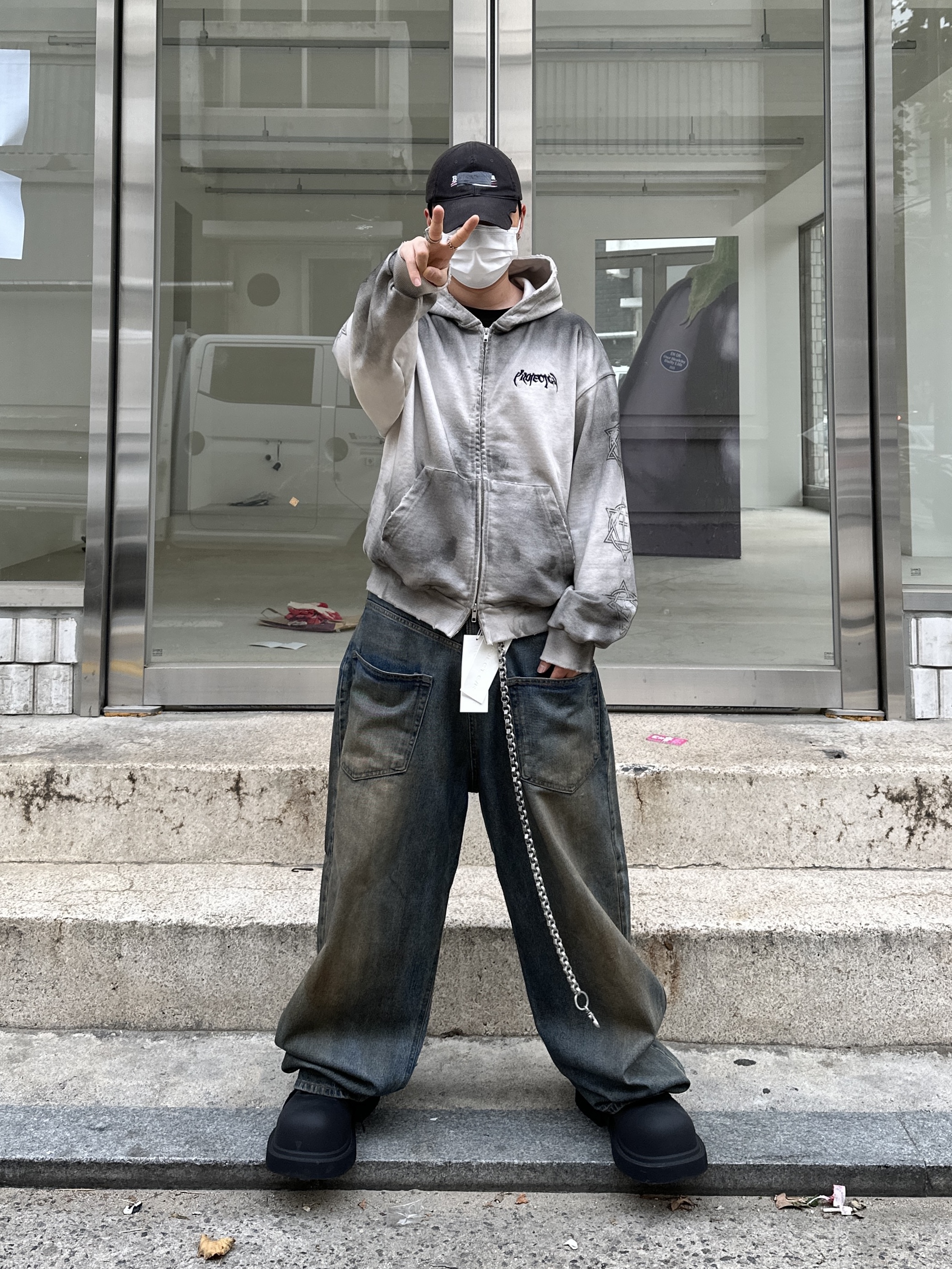 Project G/R Coated Backward Denim Pants Blue, Project G/R Furious Logo Applique Zip Hoodie Grey - 10 Corso Como Exclusive 착용 스타일 - 3