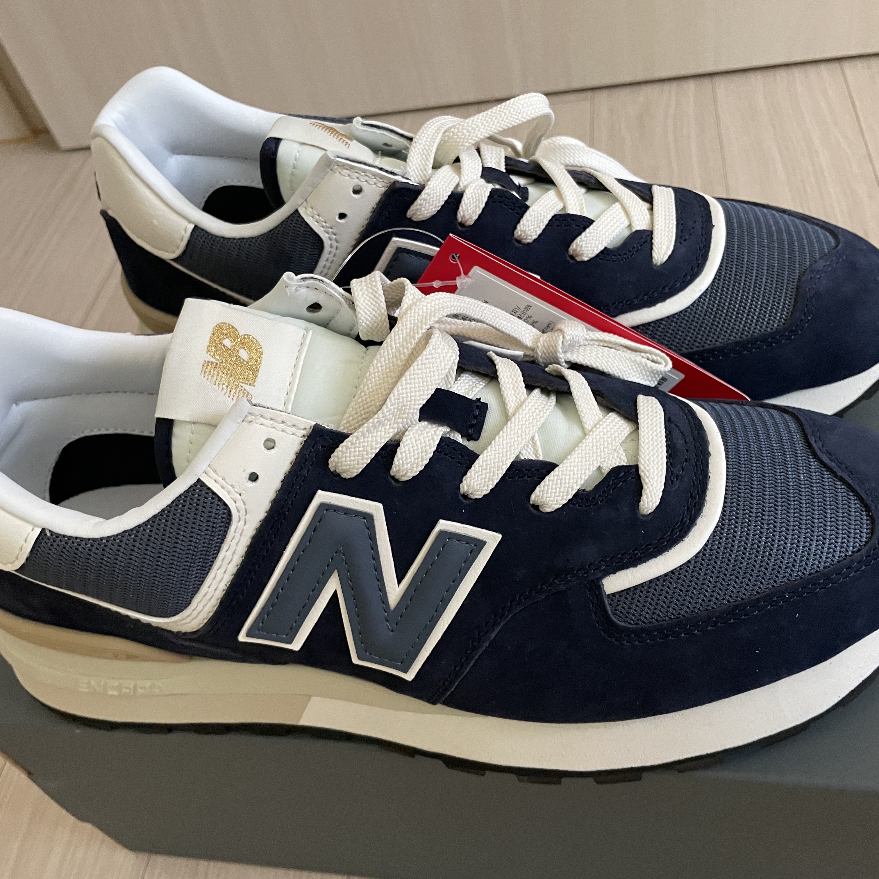 New Balance 574 Legacy Navy 착용 스타일 - 2