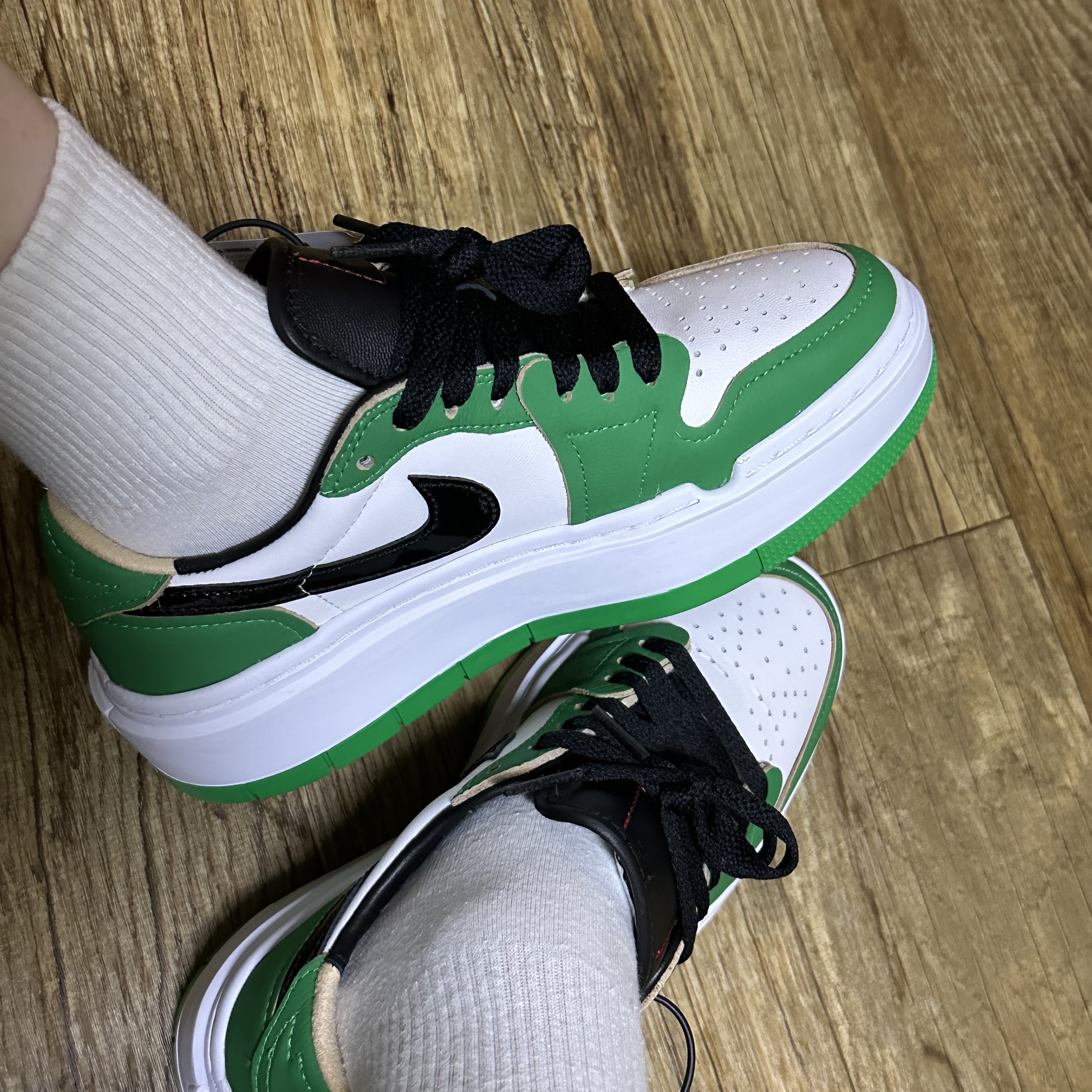 (W) Jordan 1 Elevate Low SE Lucky Green 착용 스타일