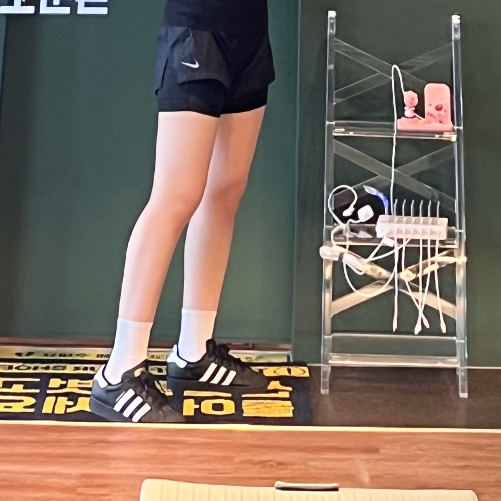 (J) Adidas Superstar Black White 착용 스타일 - 2
