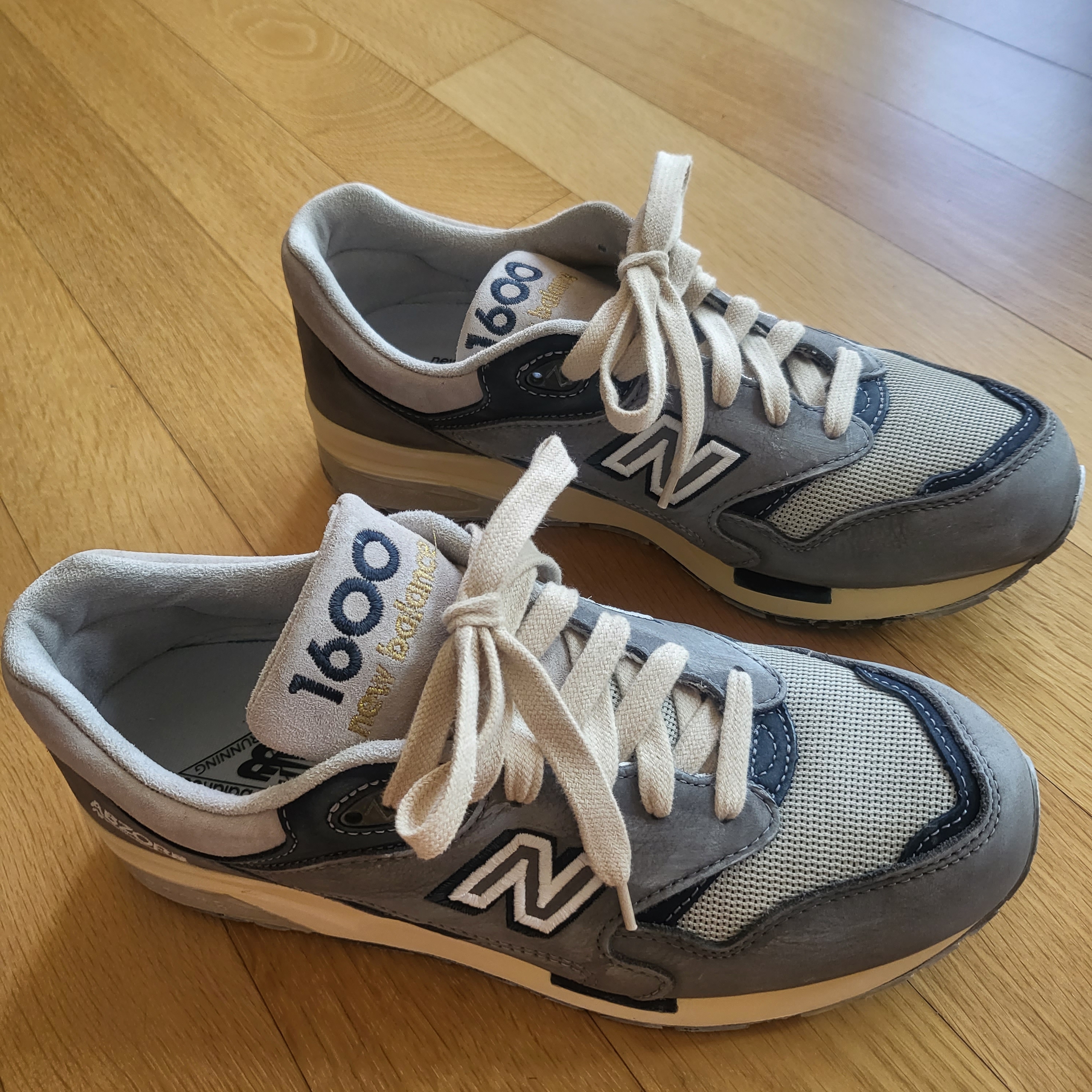 New Balance 1600 Premium Vintage Grey 착용 스타일 - 1