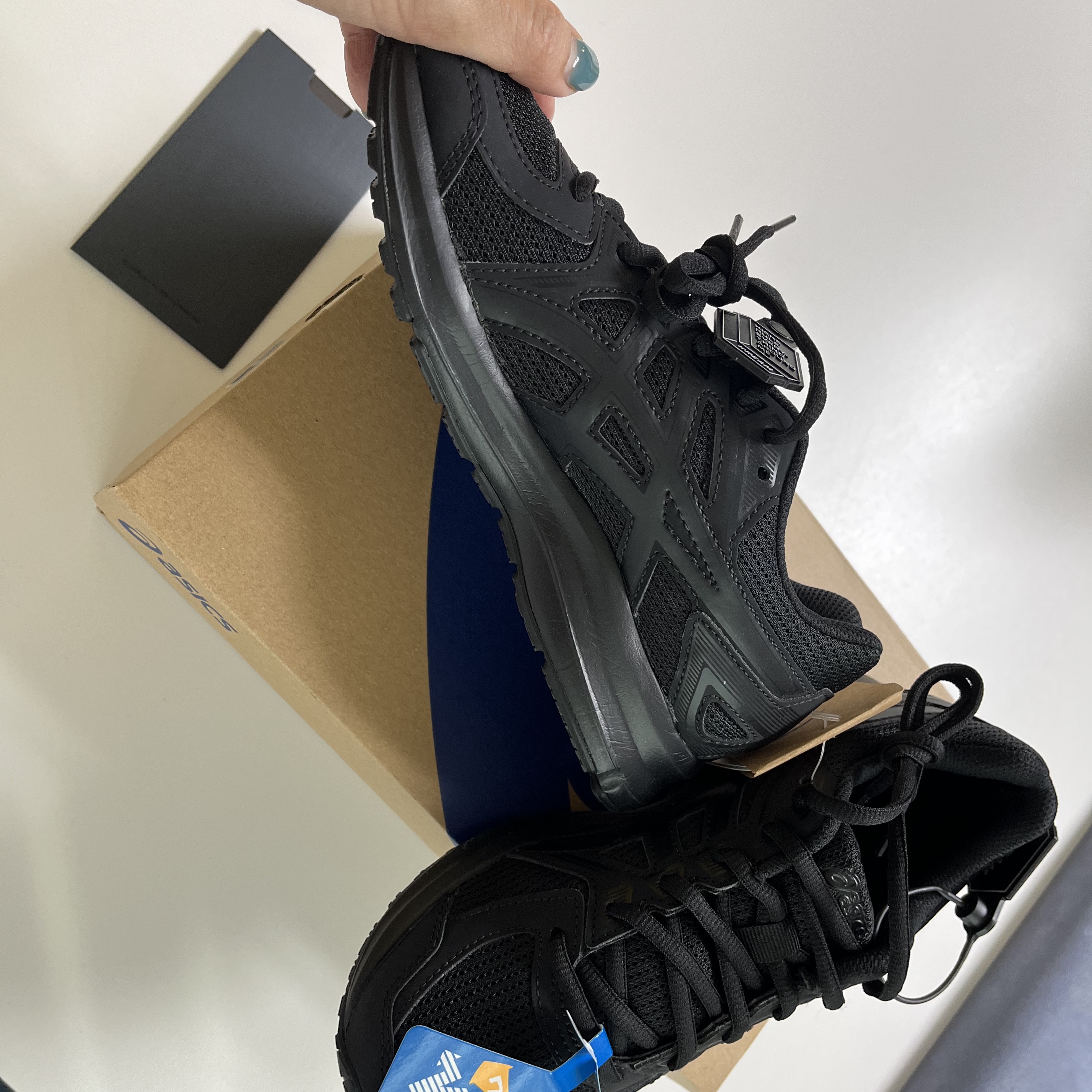 Asics Jog 100 2 Black 착용 스타일 - 2