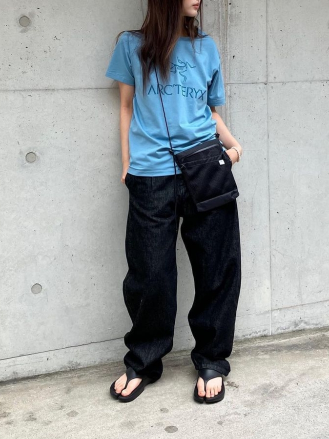 PAES Flipflop 01 Black 착용 스타일 - 1