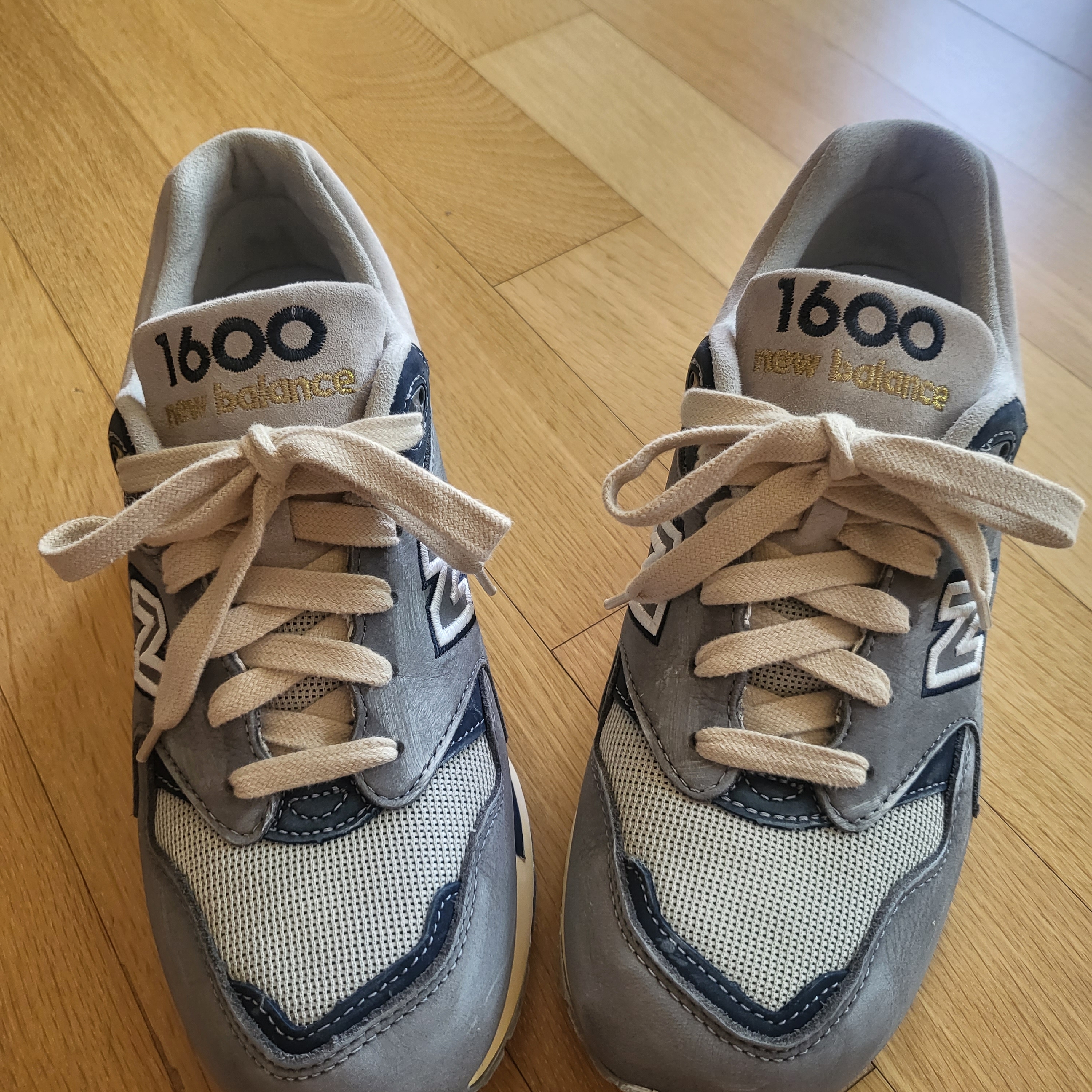 New Balance 1600 Premium Vintage Grey 착용 스타일 - 2