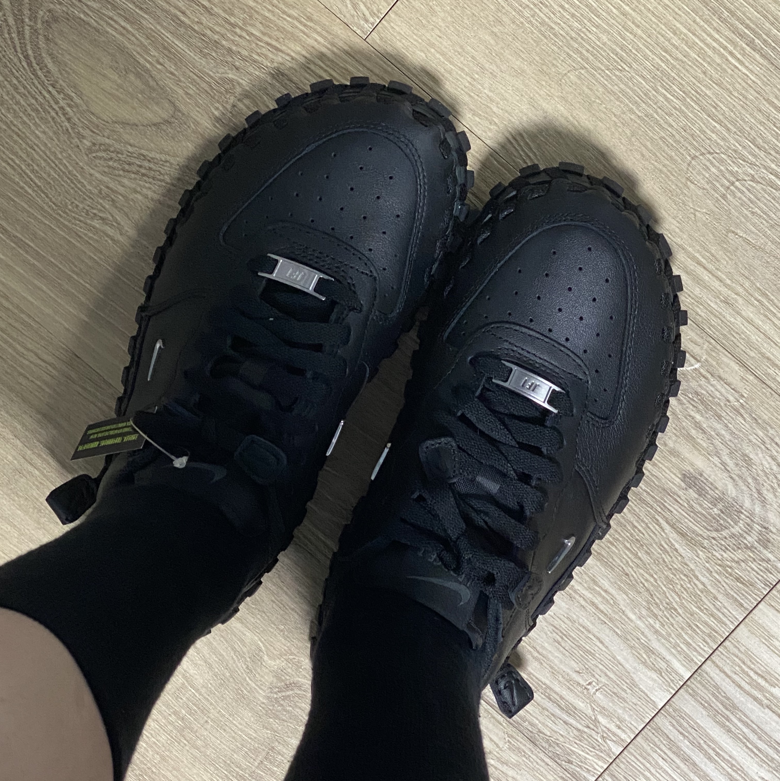 Nike x Jacquemus J Force 1 Low LX SP Black 착용 스타일 - 2