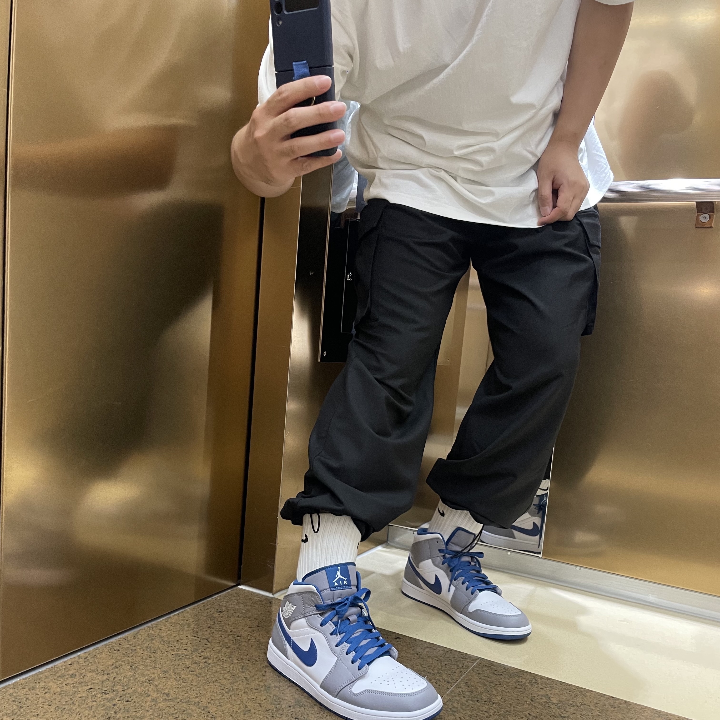 Jordan 1 Mid Cement Grey True Blue 착용 스타일