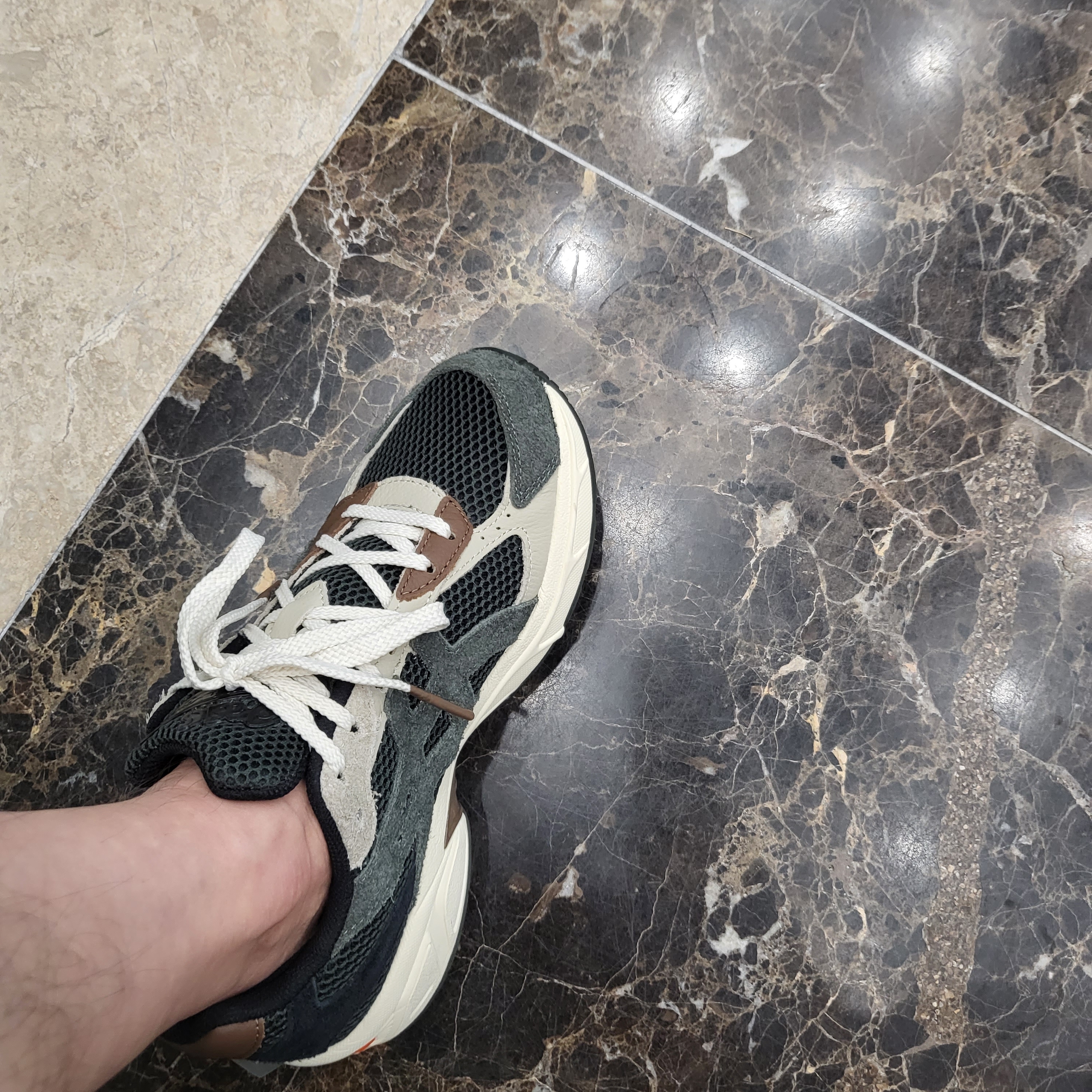 Asics x Hal Studios Gel-1130 MK-II Forest 착용 스타일 - 1