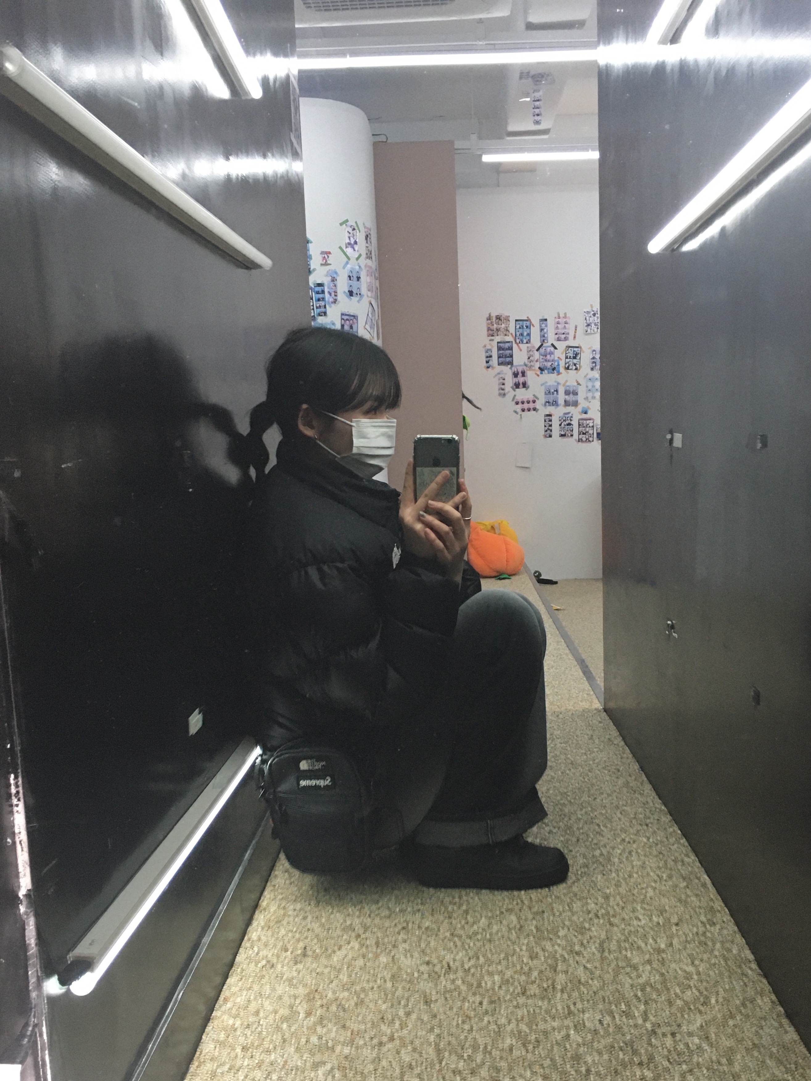 (W) Nike Air Force 1 '07 Low Triple Black, Supreme x The North Face Leather Shoulder Bag Black - 18FW 착용 스타일 - 2