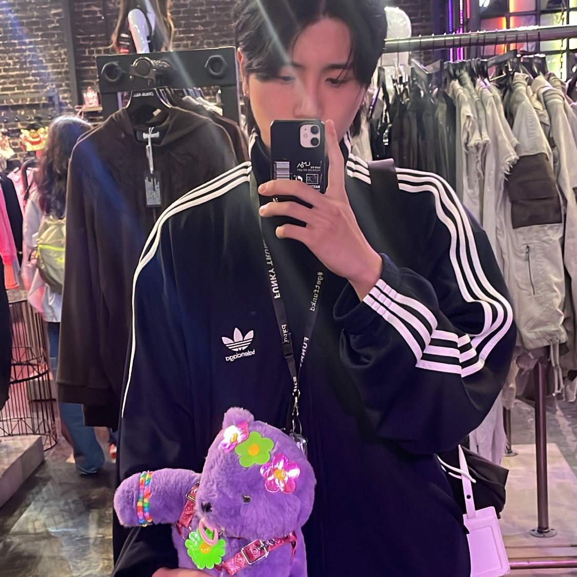 Balenciaga x Adidas Cotton Terry Jersey Tracksuit Jacket Navy Blue 착용 스타일 - 2