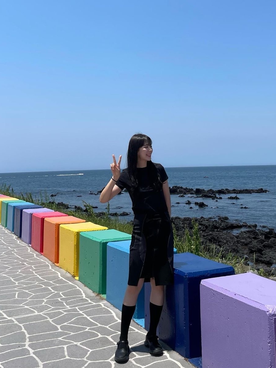 Art of Field Unbalanced Midi Skirt Black, Art of Field Unbalanced Midi Skirt Light Gray 착용 스타일