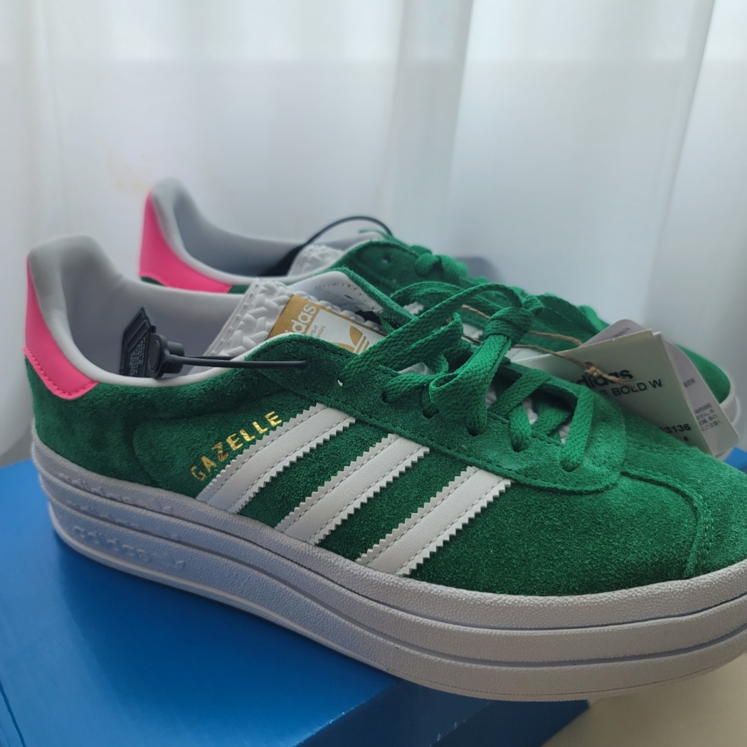 (W) Adidas Gazelle Bold Green Cloud White 착용 스타일 - 2
