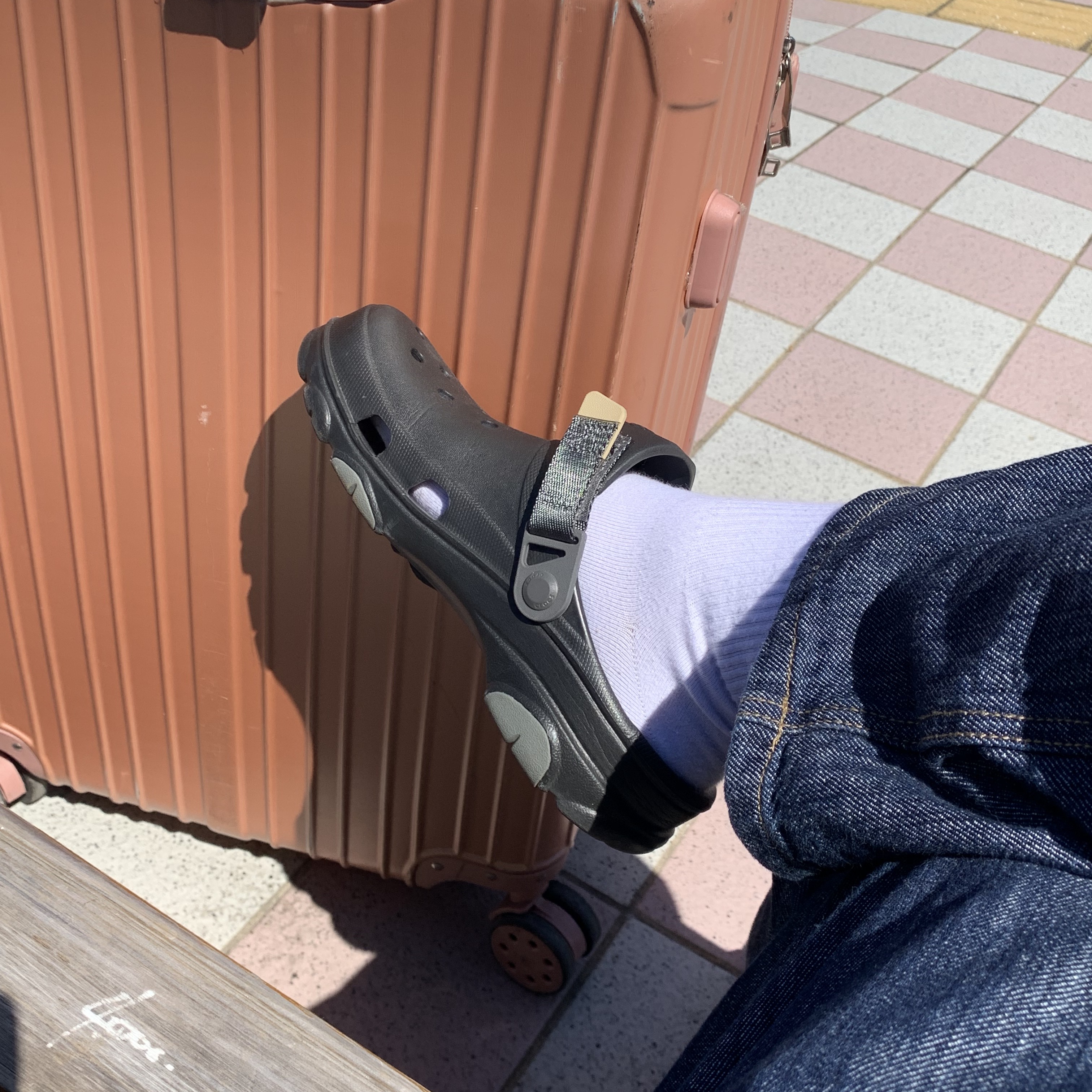 Crocs All Terrain Clog Black 착용 스타일 - 3