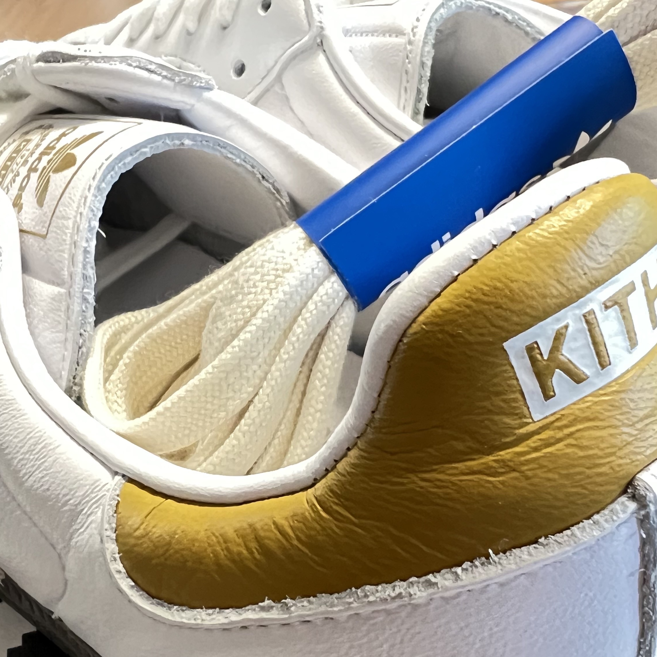 Adidas x Kith Samba Classics White Off White 착용 스타일 - 2