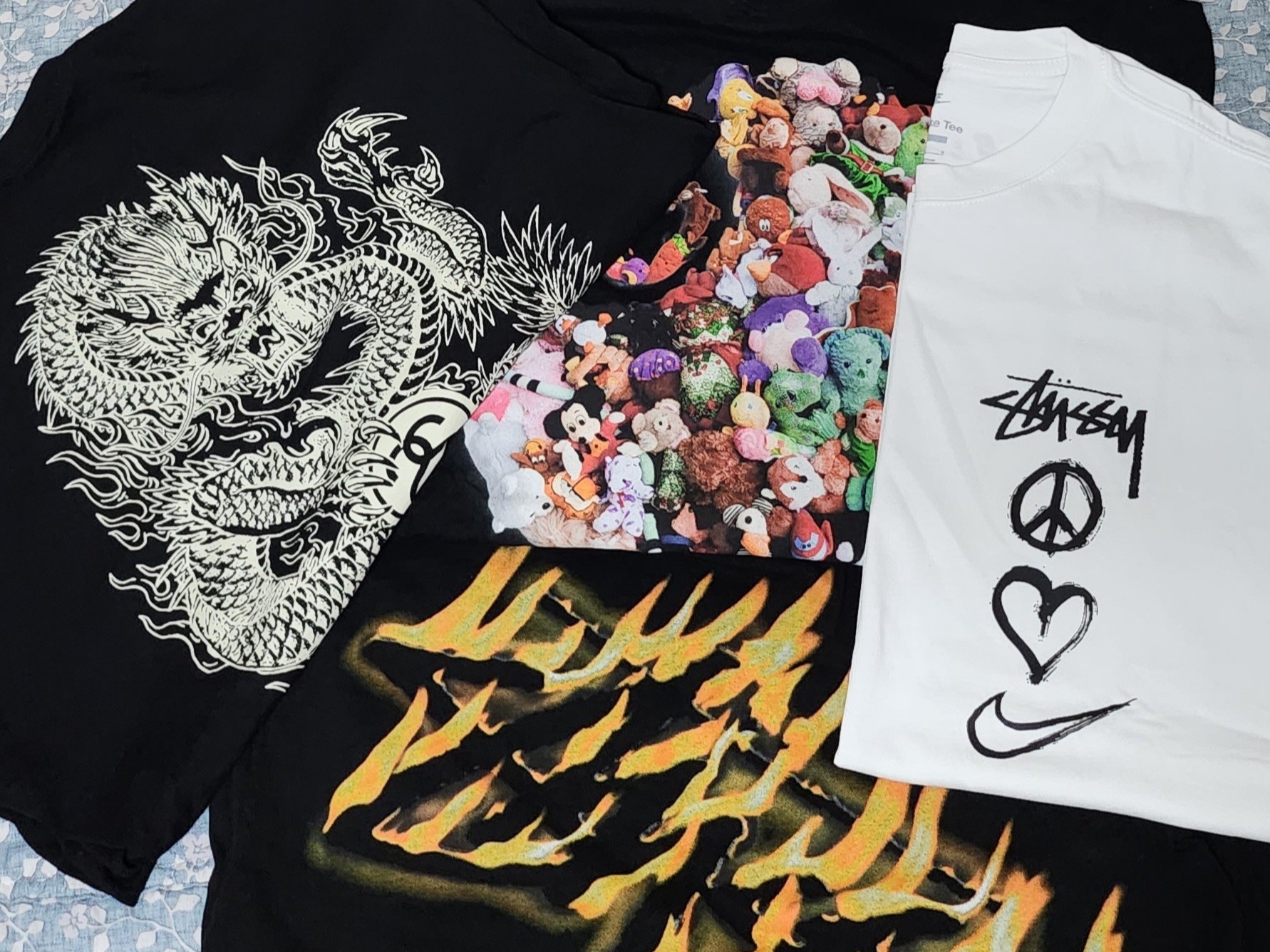 Stussy Dragon T-Shirt Black, Stussy Burning Stock T-Shirt Black 착용 스타일