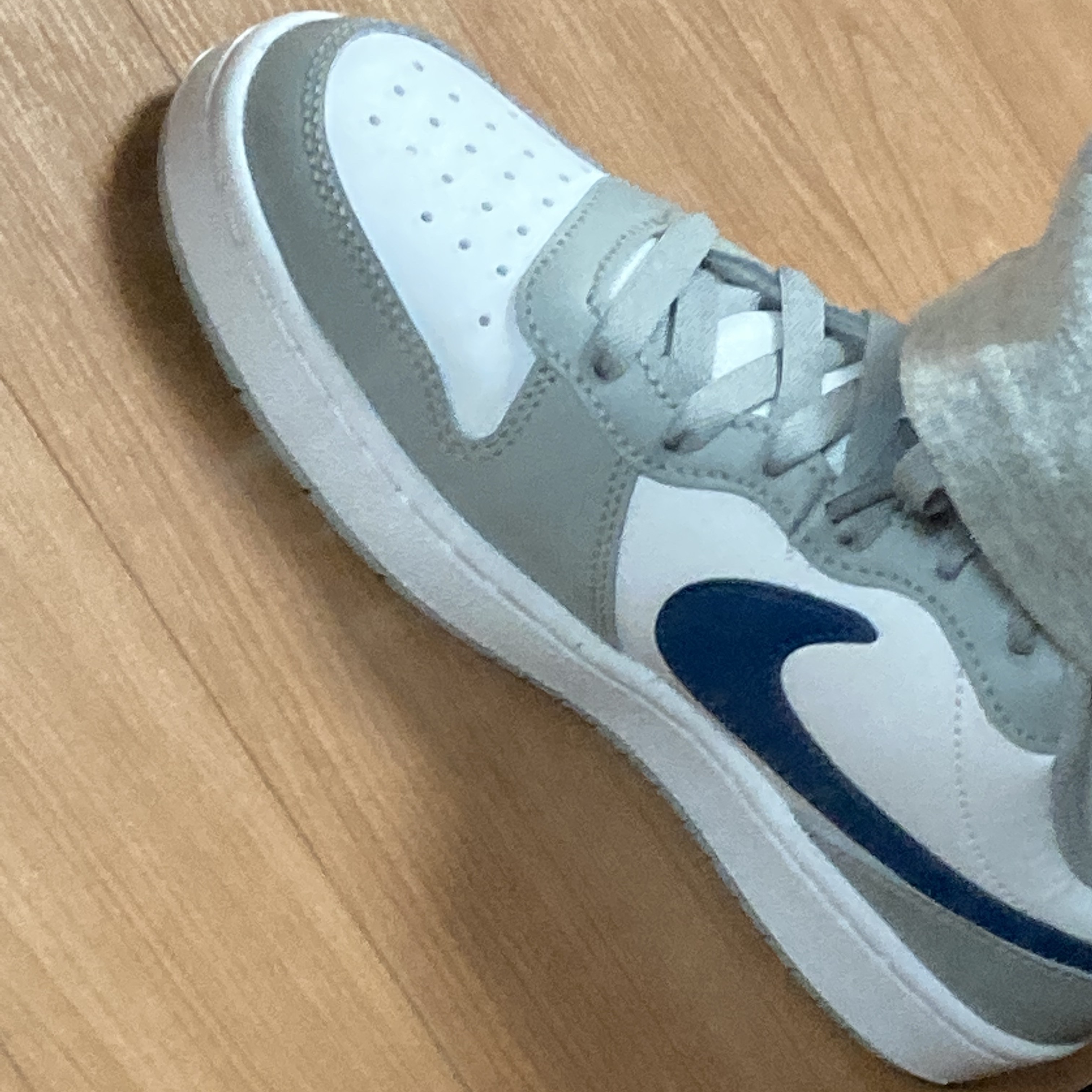 (GS) Nike Court Borough Low 2 Light Smoke Grey 착용 스타일