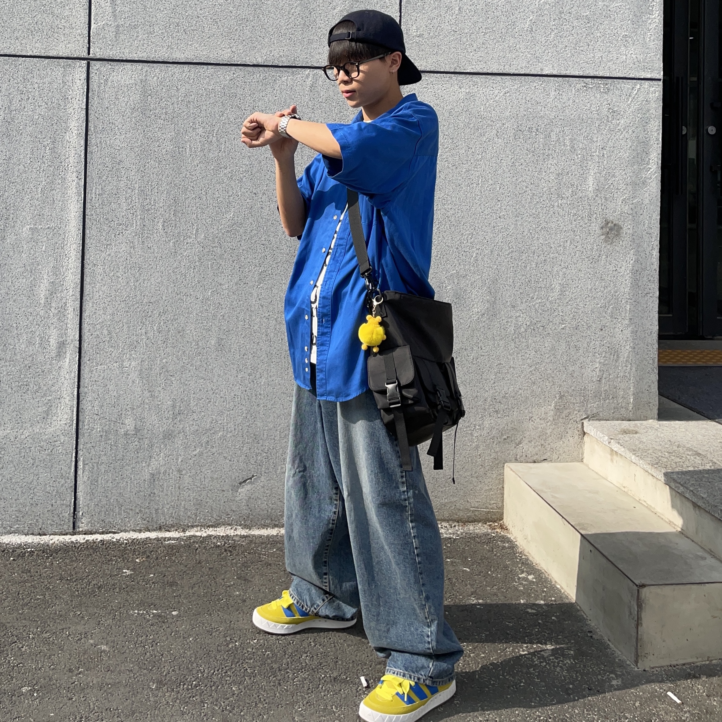 Adidas Adimatic Bright Yellow Blue 착용 스타일
