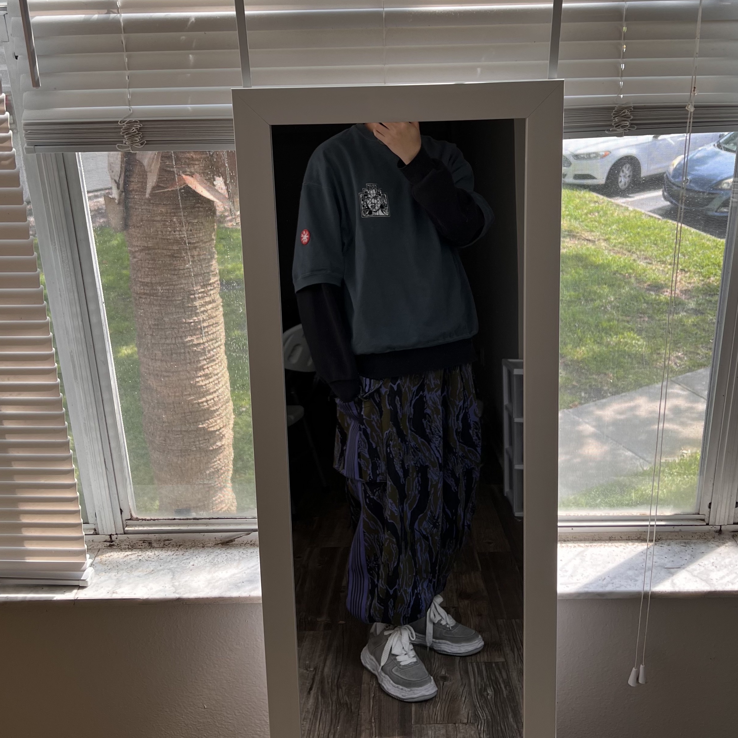 Cav Empt Overdye Zig Patch Short Sleeve Crew Neck Grey - 23SS, Needles x Purple Things H.D. BDU Track Pants Poly Smooth Lavender 착용 스타일