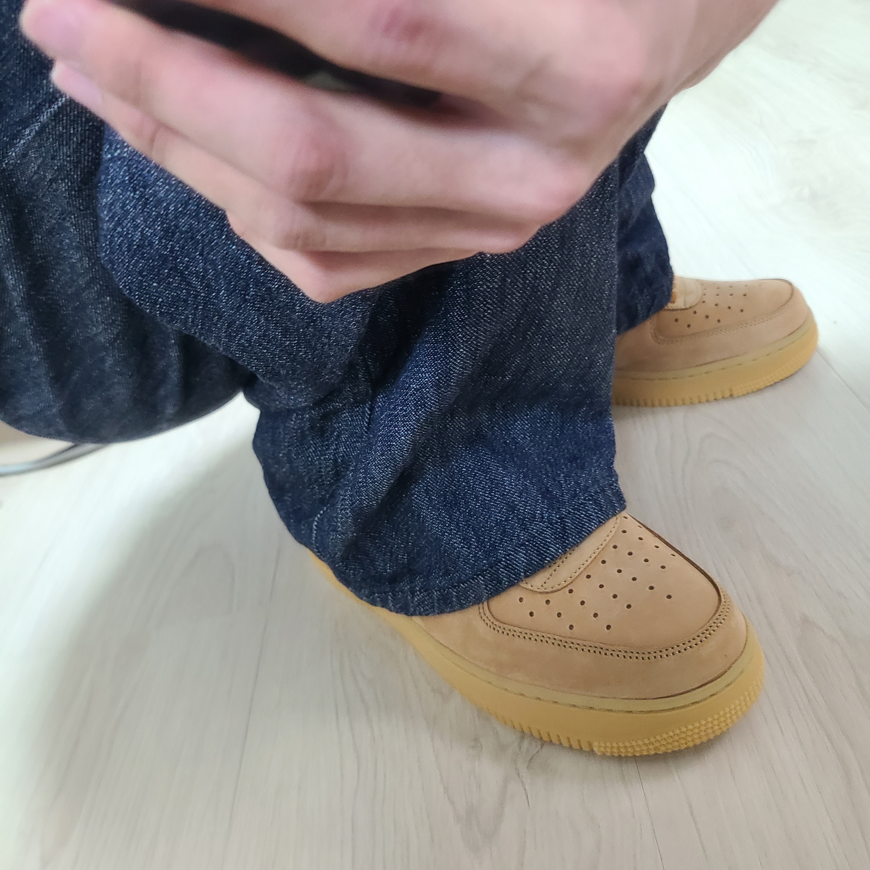 Nike Air Force 1 Mid '07 WB Flax 착용 스타일 - 2