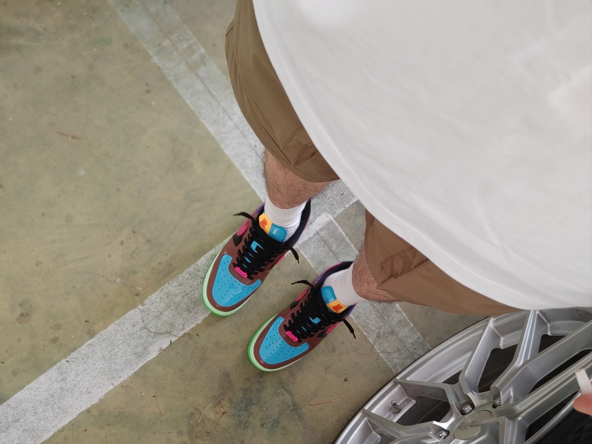Nike x Undefeated Air Force 1 Low SP Multi Patent Pink Prime 착용 스타일