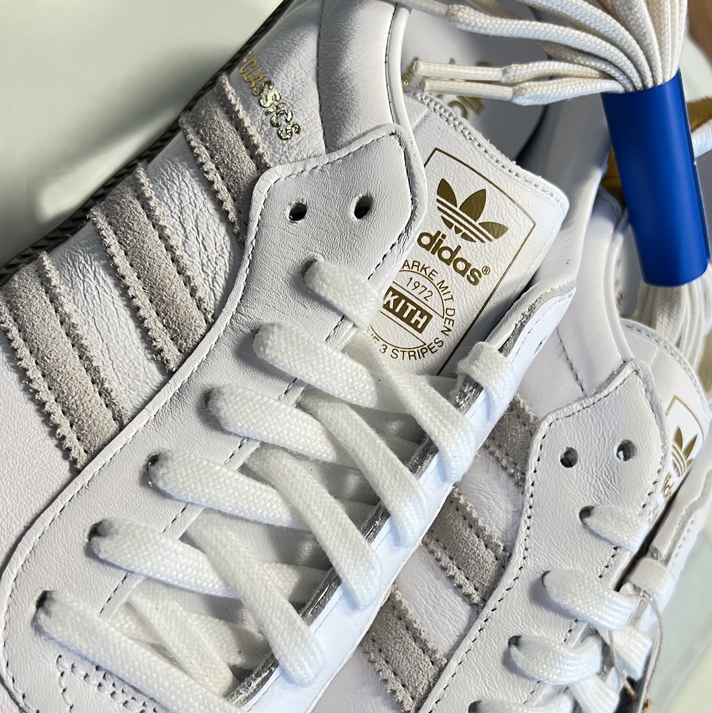 Adidas x Kith Samba Classics White Off White 착용 스타일 - 3