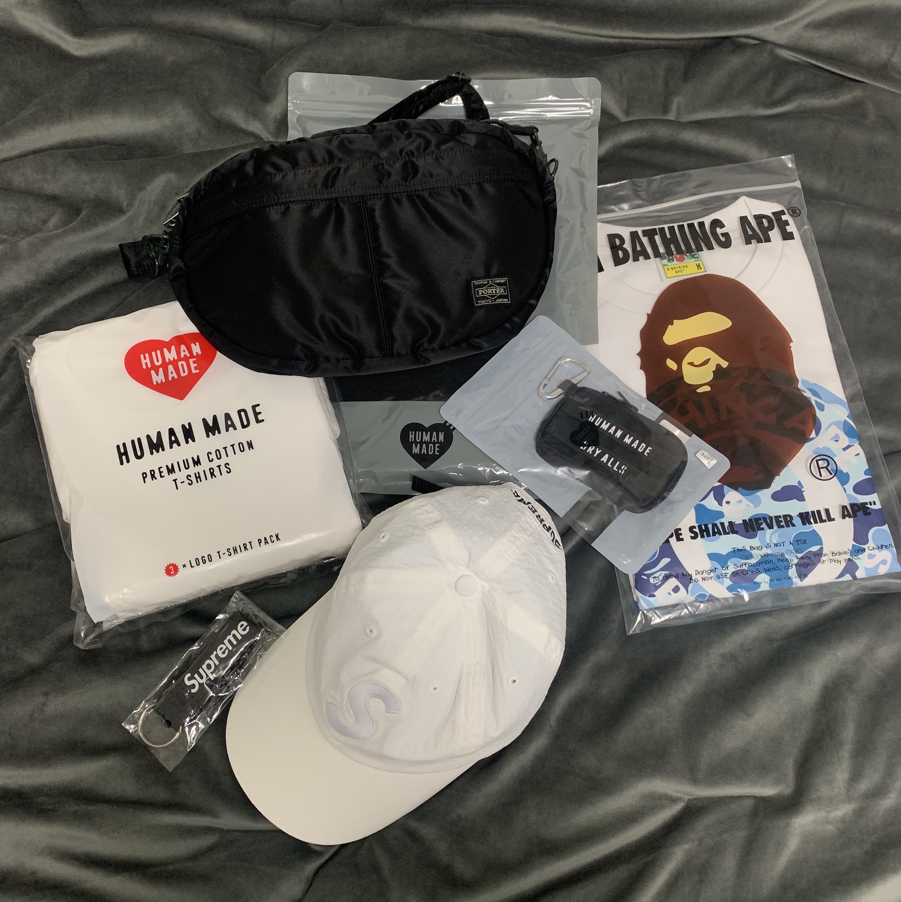 Porter Tanker Shoulder Bag Black, Human Made T-Shirts White (3 Pack) 착용 스타일