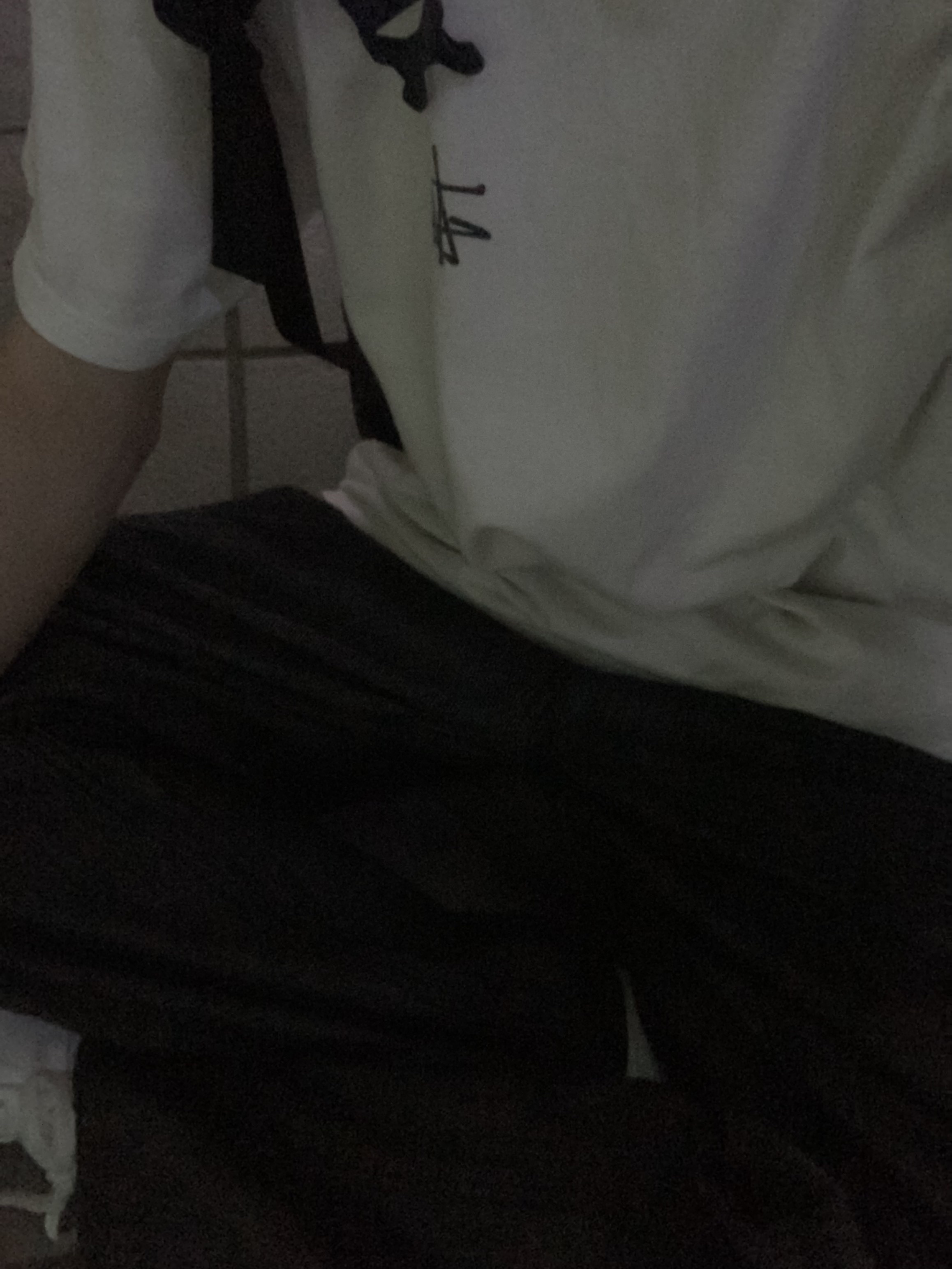 Stussy Basic Stussy T-Shirt White 2022, Nike Air Force 1 '07 Low White 착용 스타일 - 1