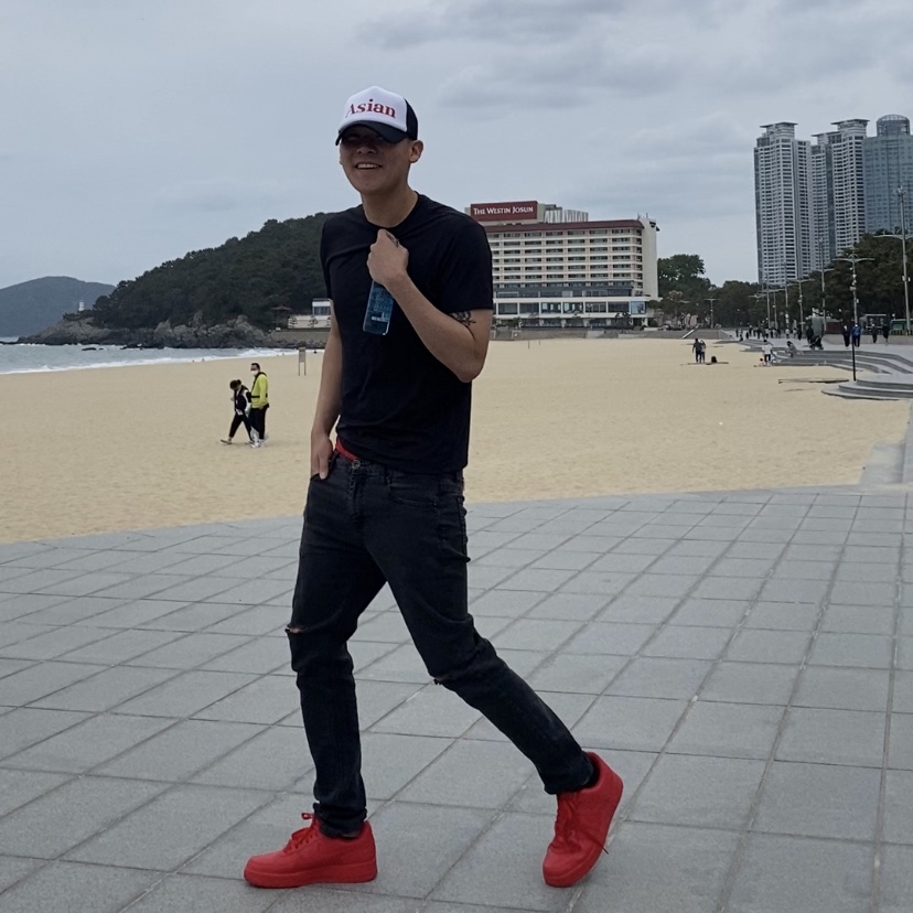 Nike Air Force 1 '07 LV8 Low 1 Triple Red 착용 스타일 - 1