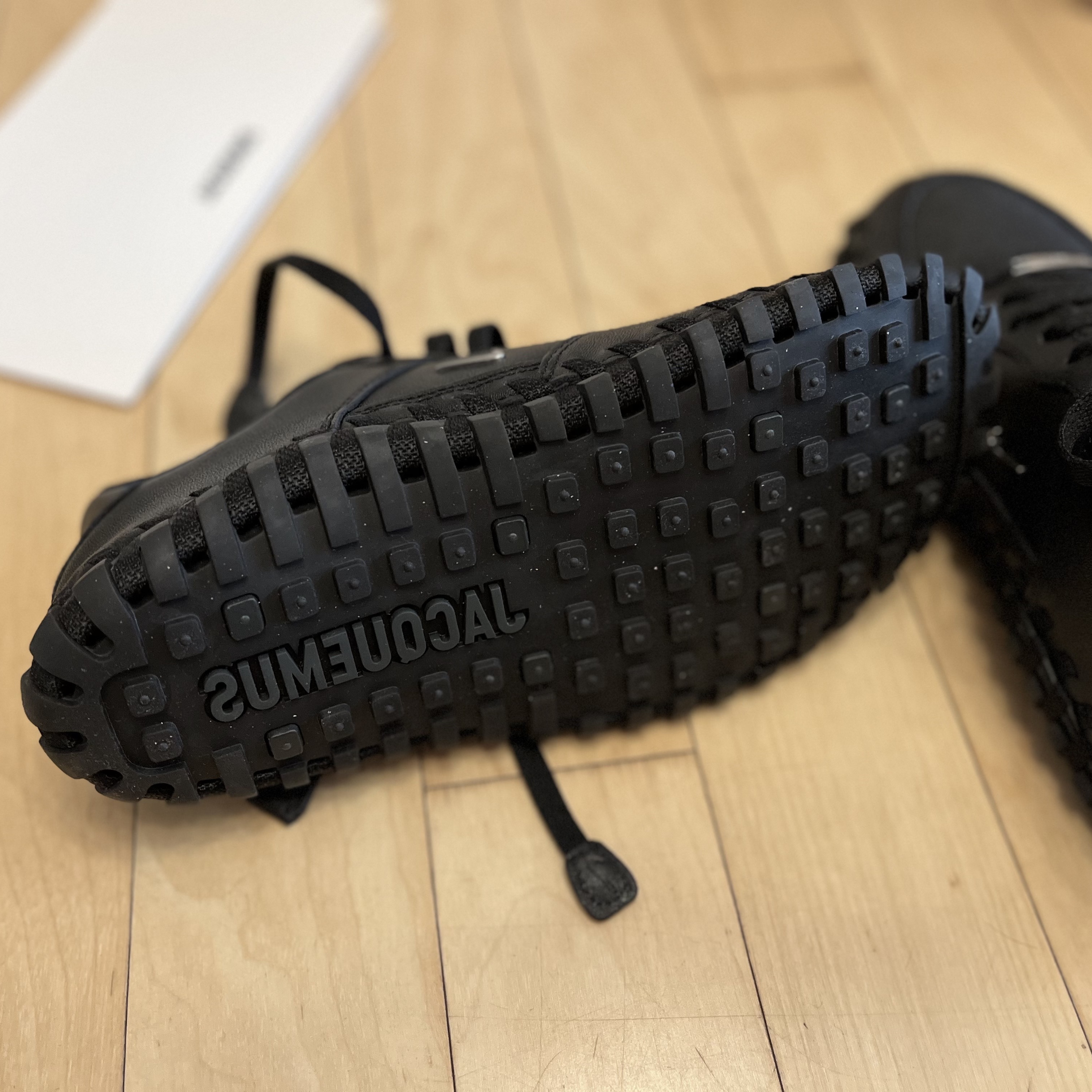 Nike x Jacquemus J Force 1 Low LX SP Black 착용 스타일 - 1